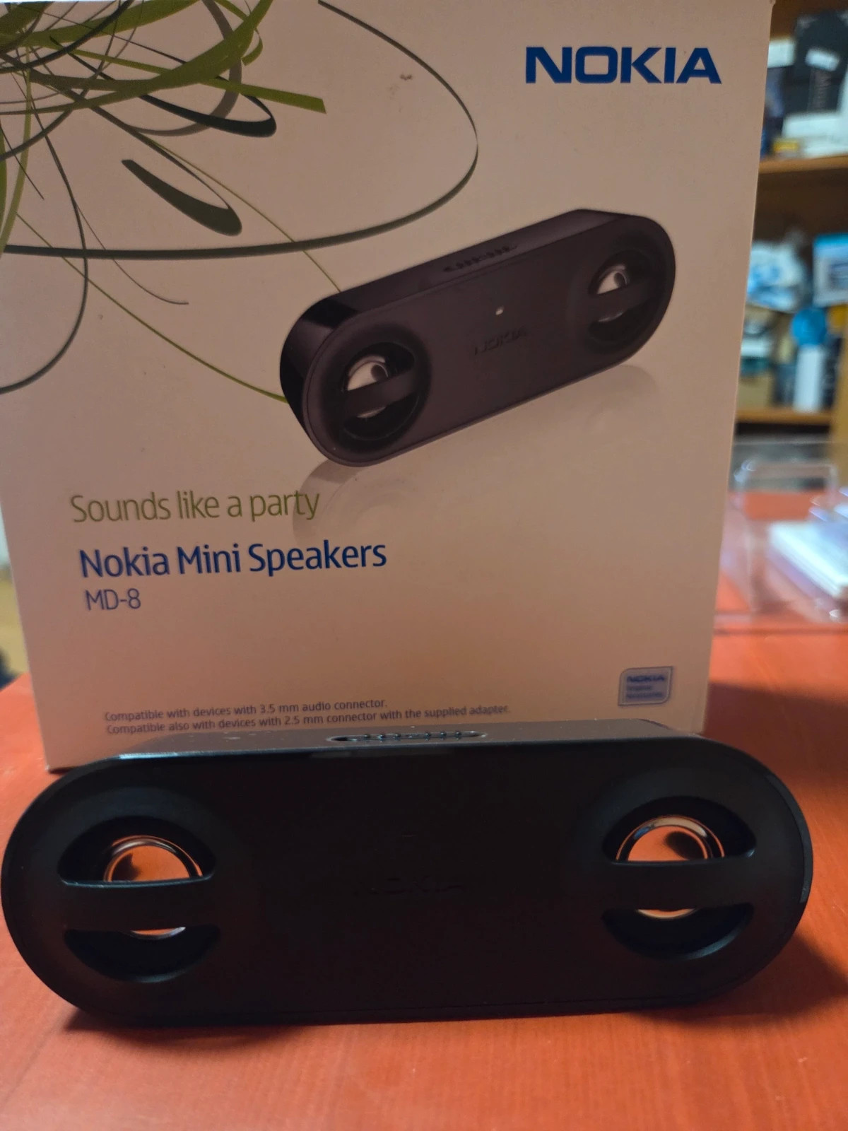 Nokia Mini Speakers MD-8 - Edición Coleccionista con Caja y Accesorios