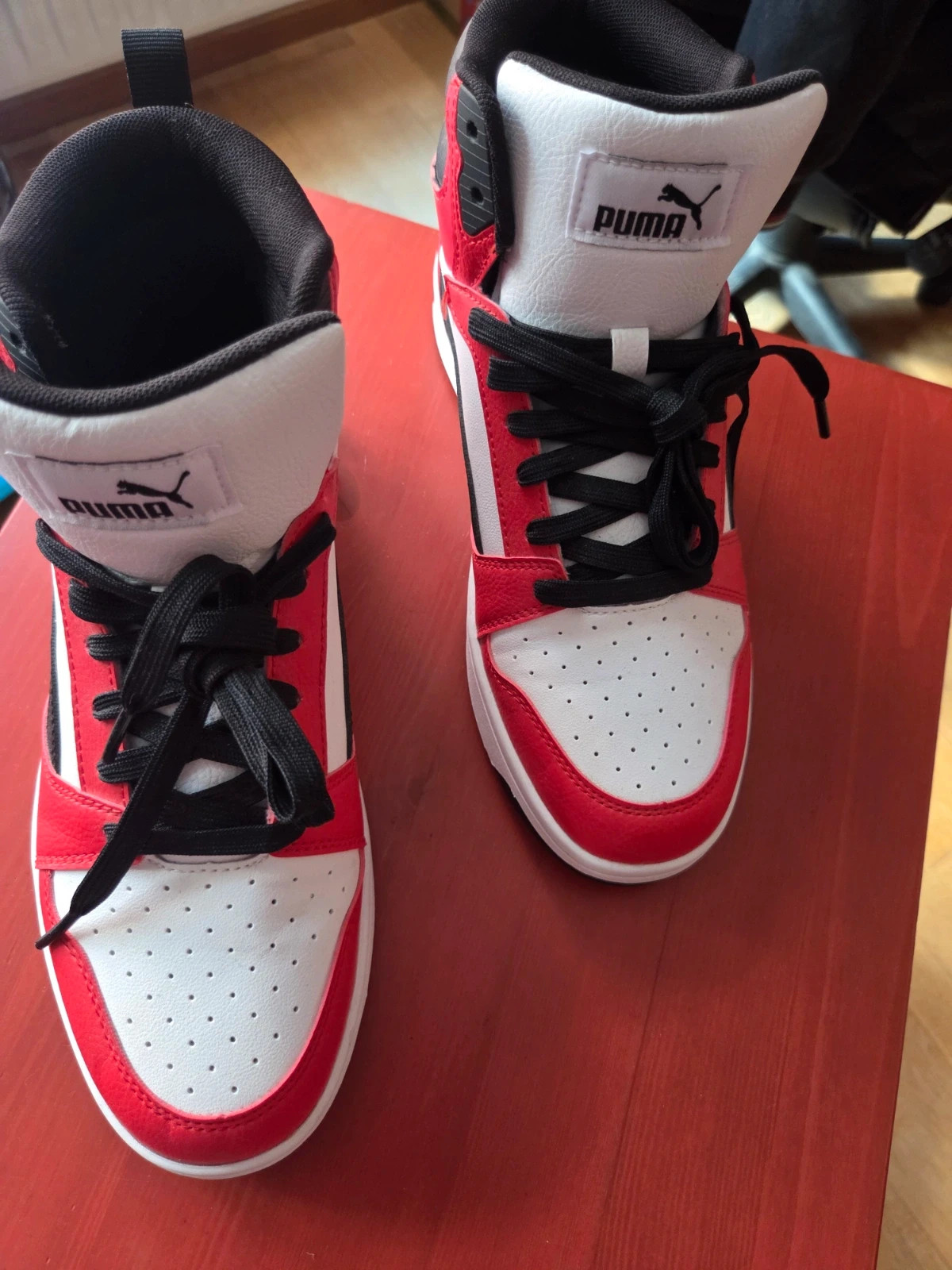 Puma Rebound Joy (Talla 39) - Rojo/Blanco/Negro - Como nuevas – Puma – taille 39 2