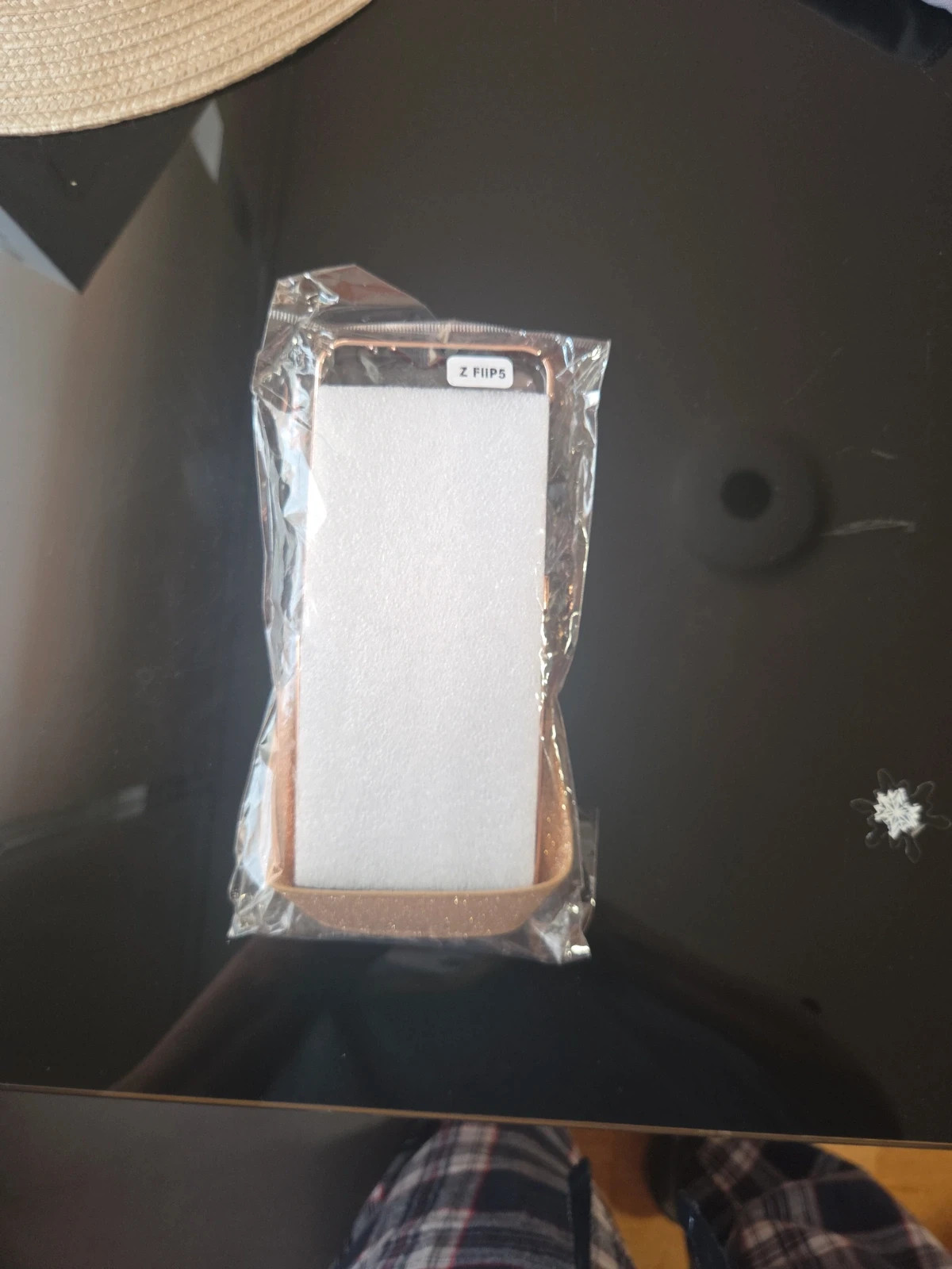 funda de teléfono con purpurina dorada para un Samsung Galaxy Z Flip 5. – Galaxy 2
