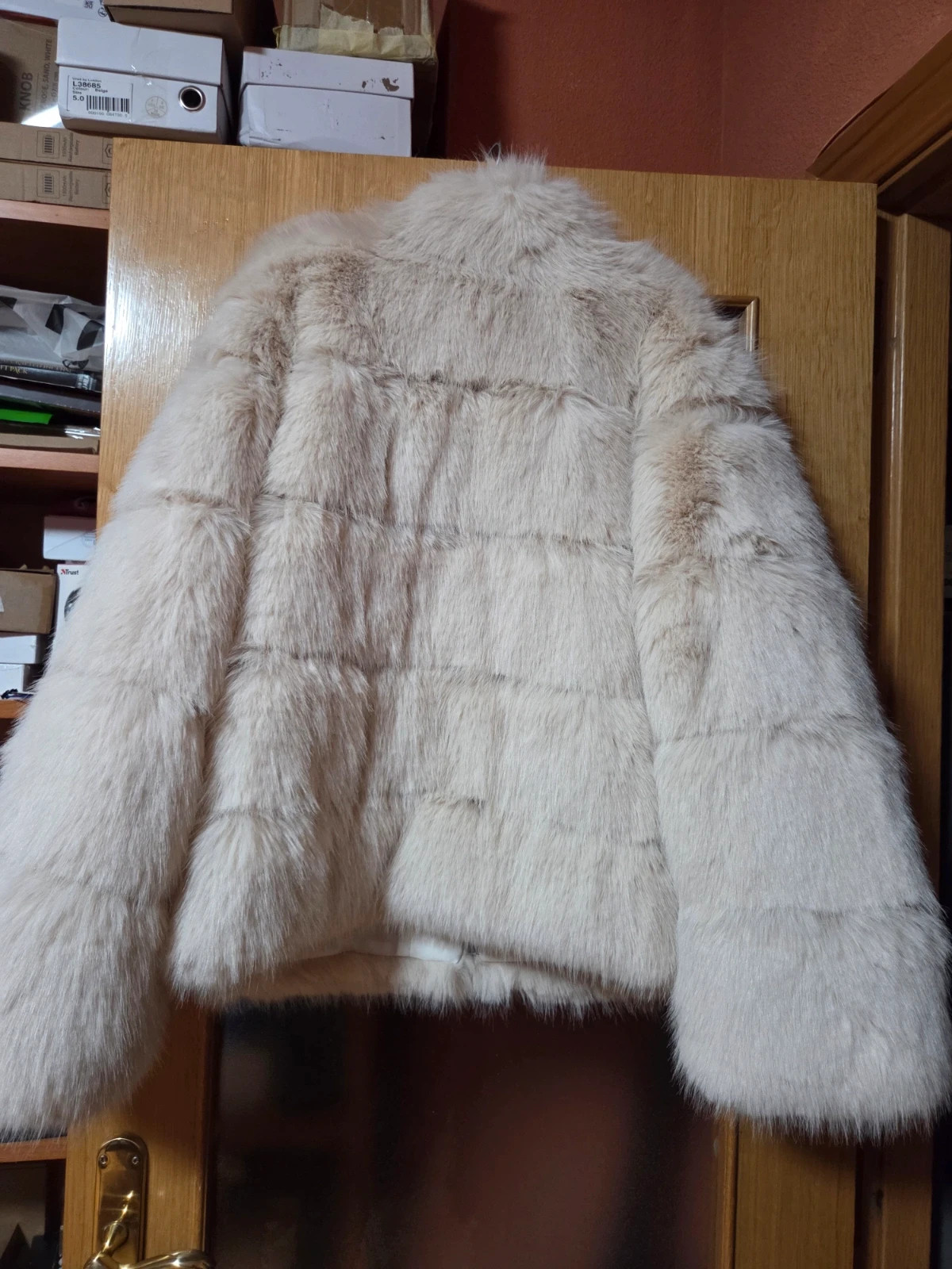 Chaqueta de pelo sintético beige (Estilo Zara/Mango) - NUEVA – Generica – taille M / 38 / 10 5
