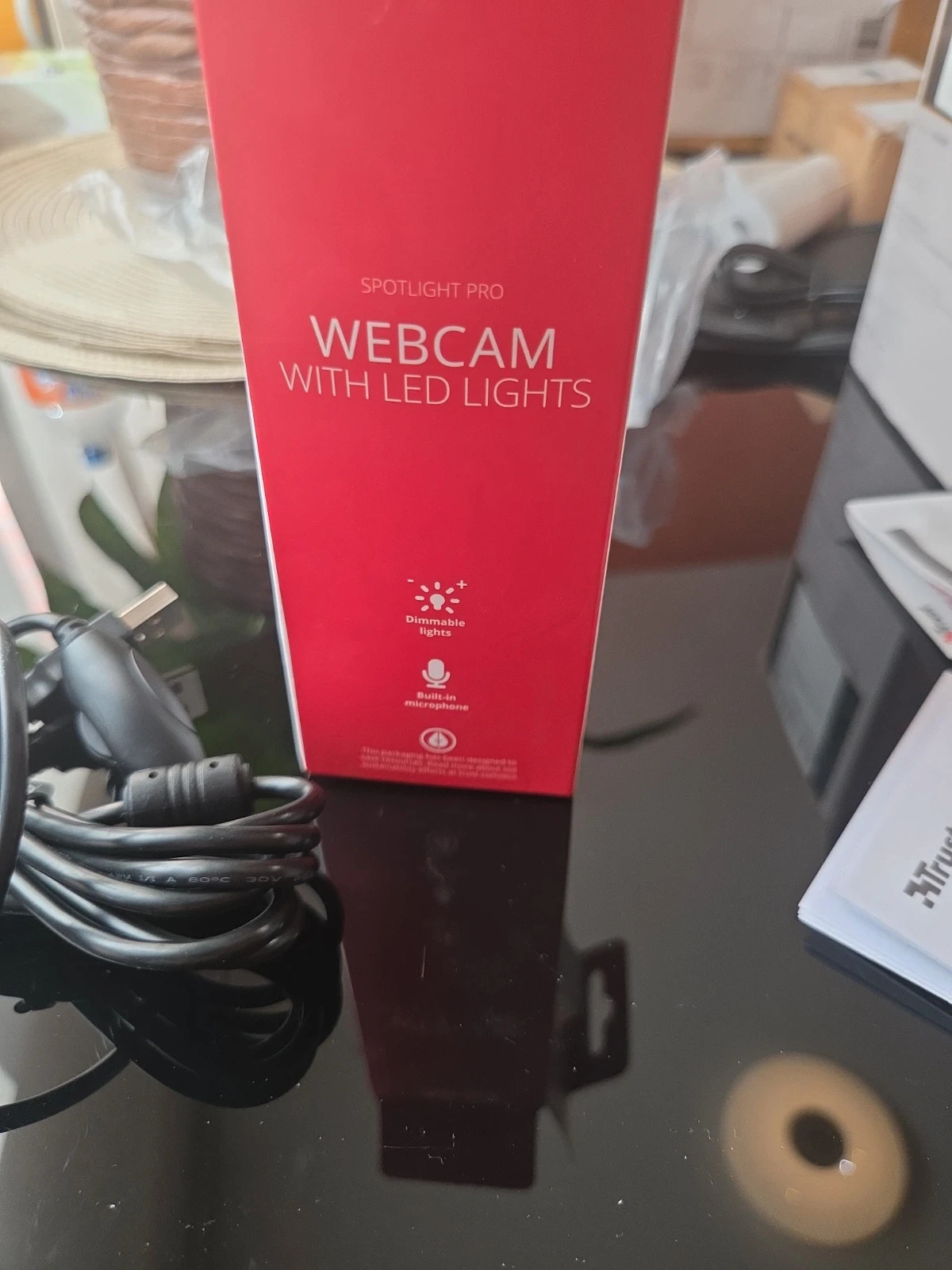 Camara web con luces led y microfono incorporado – Trust 2