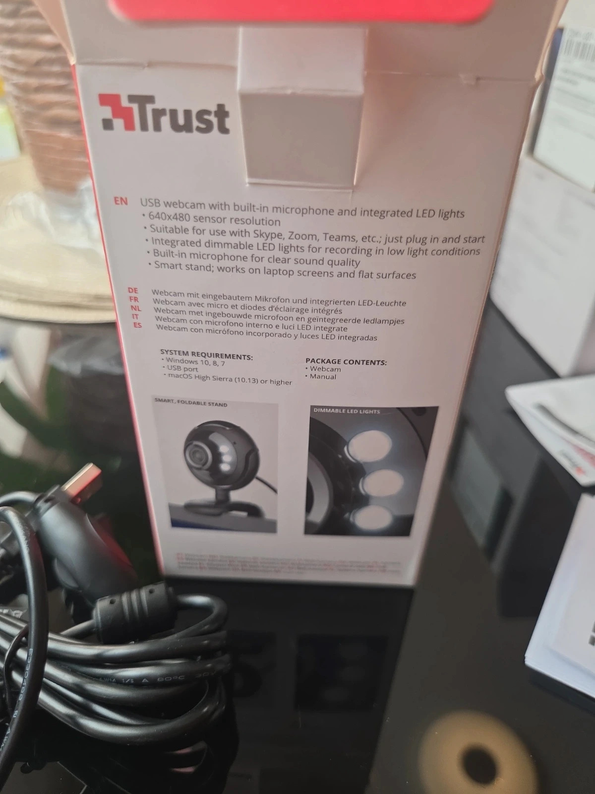 Camara web con luces led y microfono incorporado – Trust 3