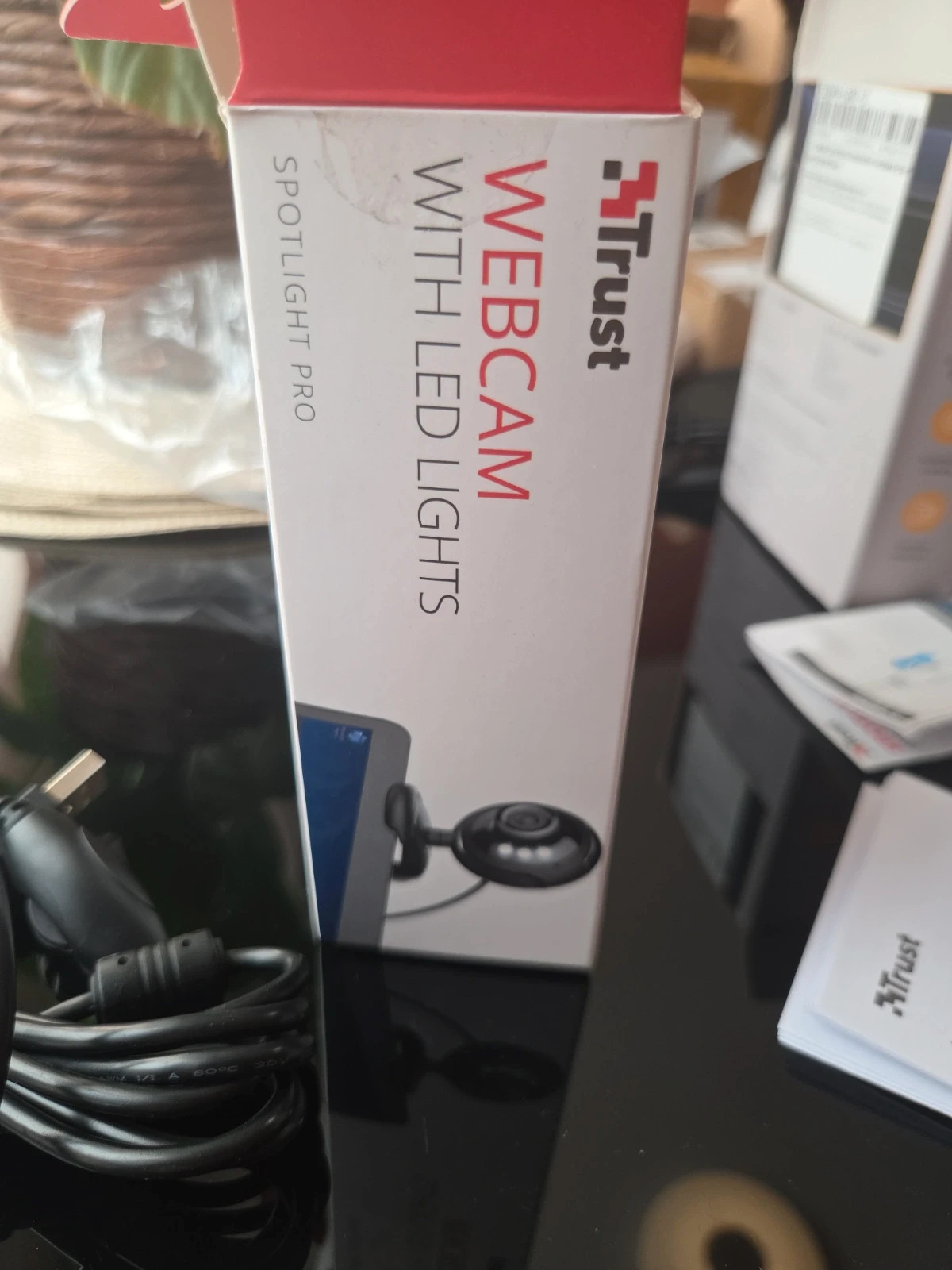 Camara web con luces led y microfono incorporado – Trust 4