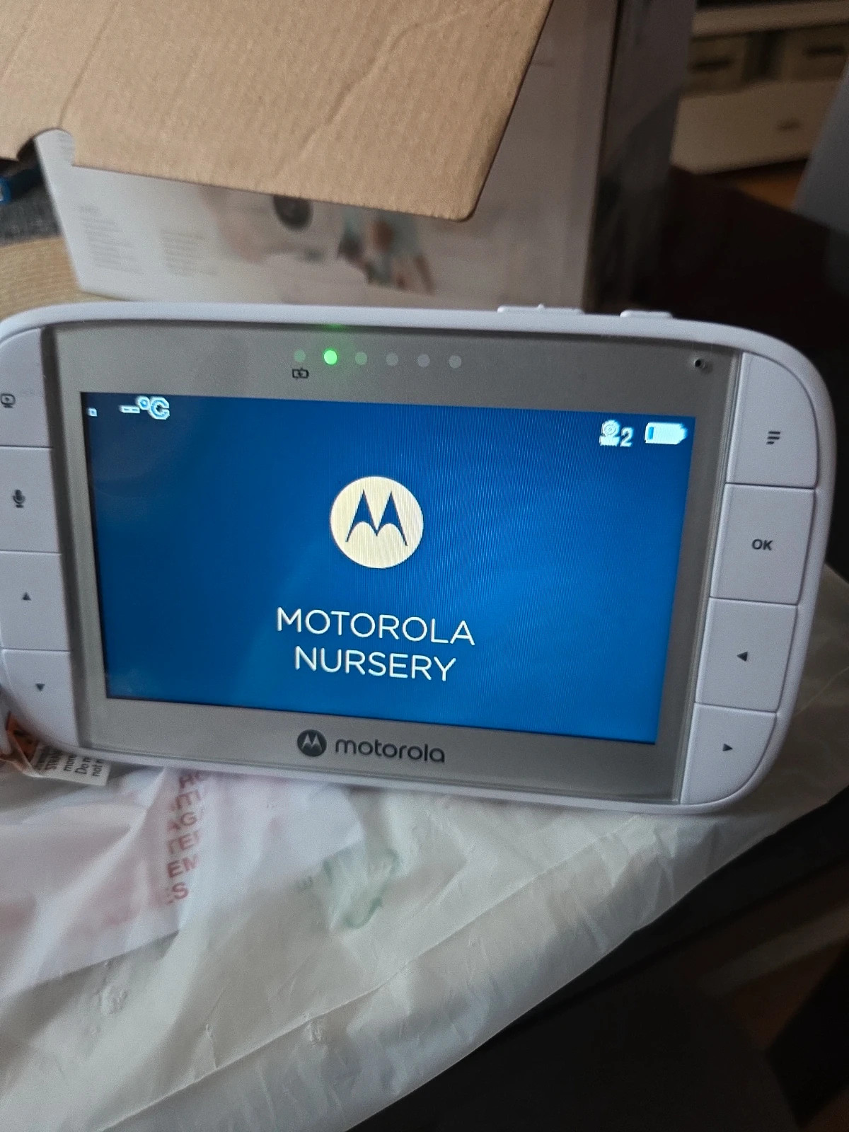 monitor de video portátil para bebés Motorola VM55. – Motorola 2