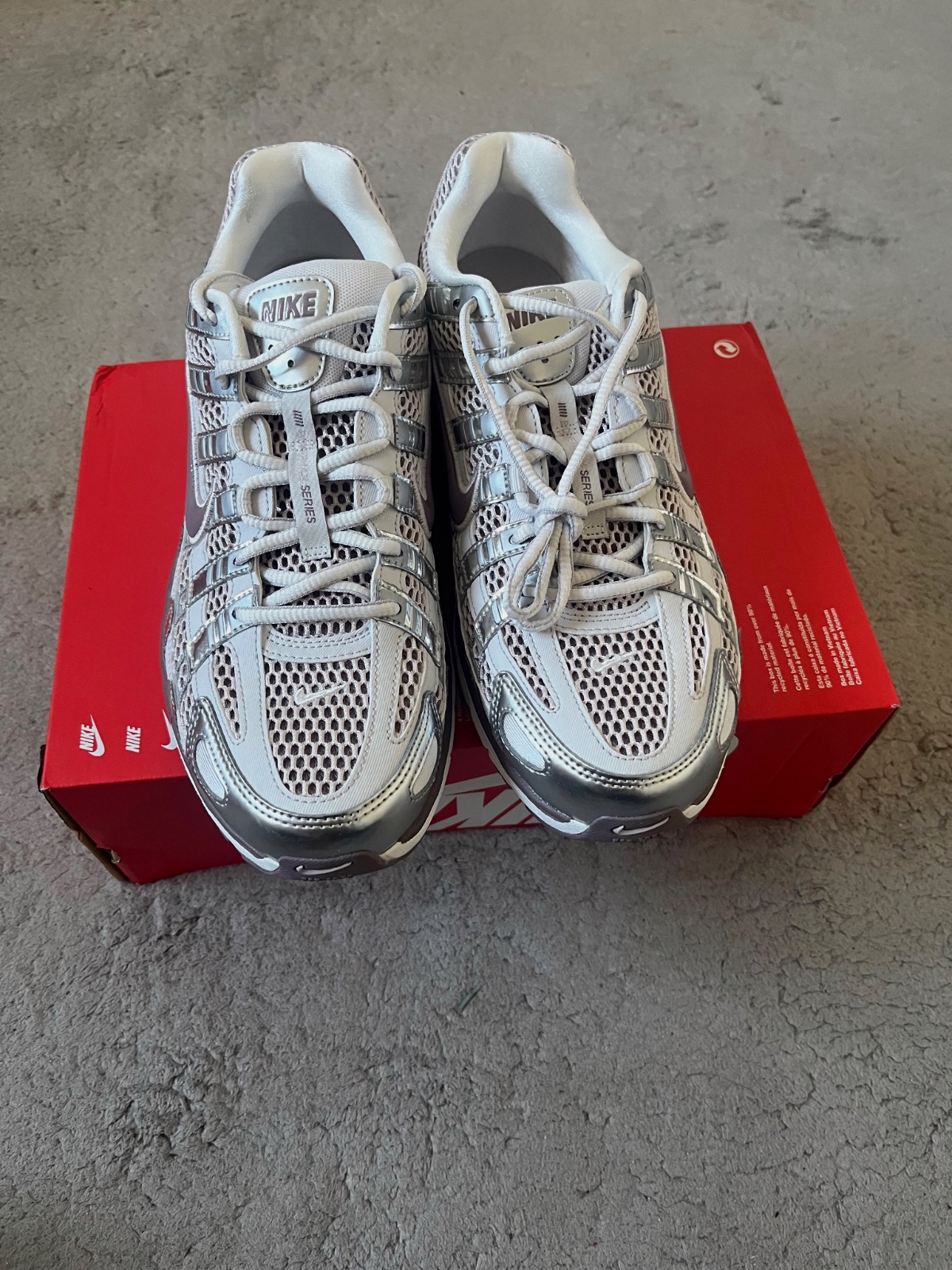 Baskets Nike P-6000 taille 44.5 argentées et marron – Nike – taille EU 44 3