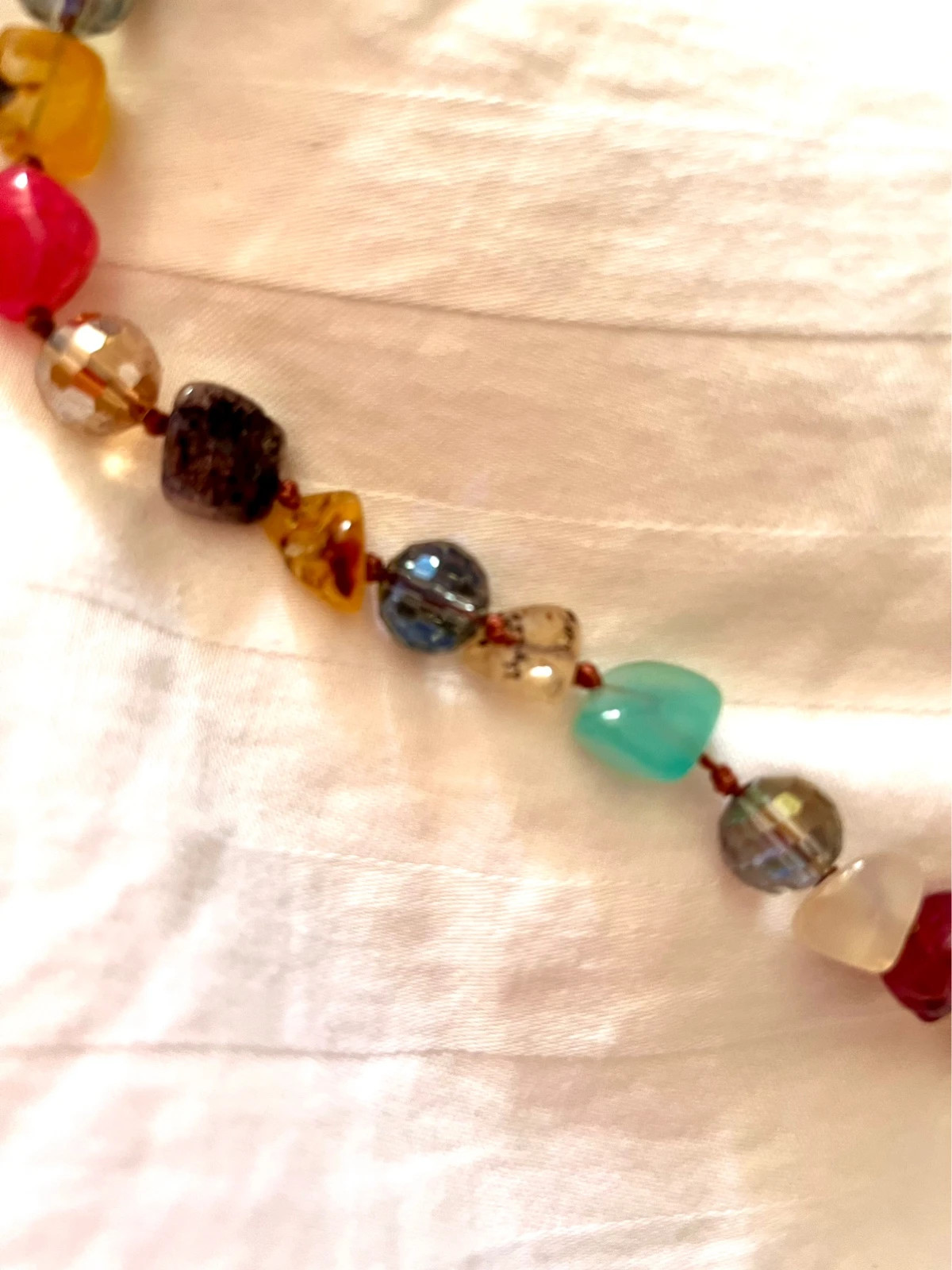 Collar con piedras naturales y cristales – No Label 4
