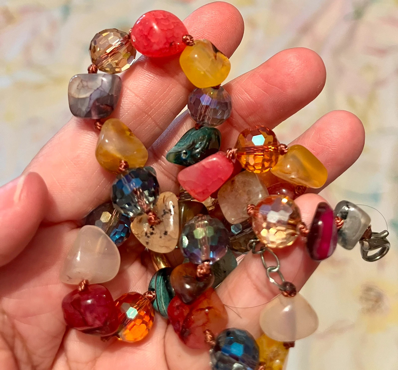 Collar con piedras naturales y cristales – No Label