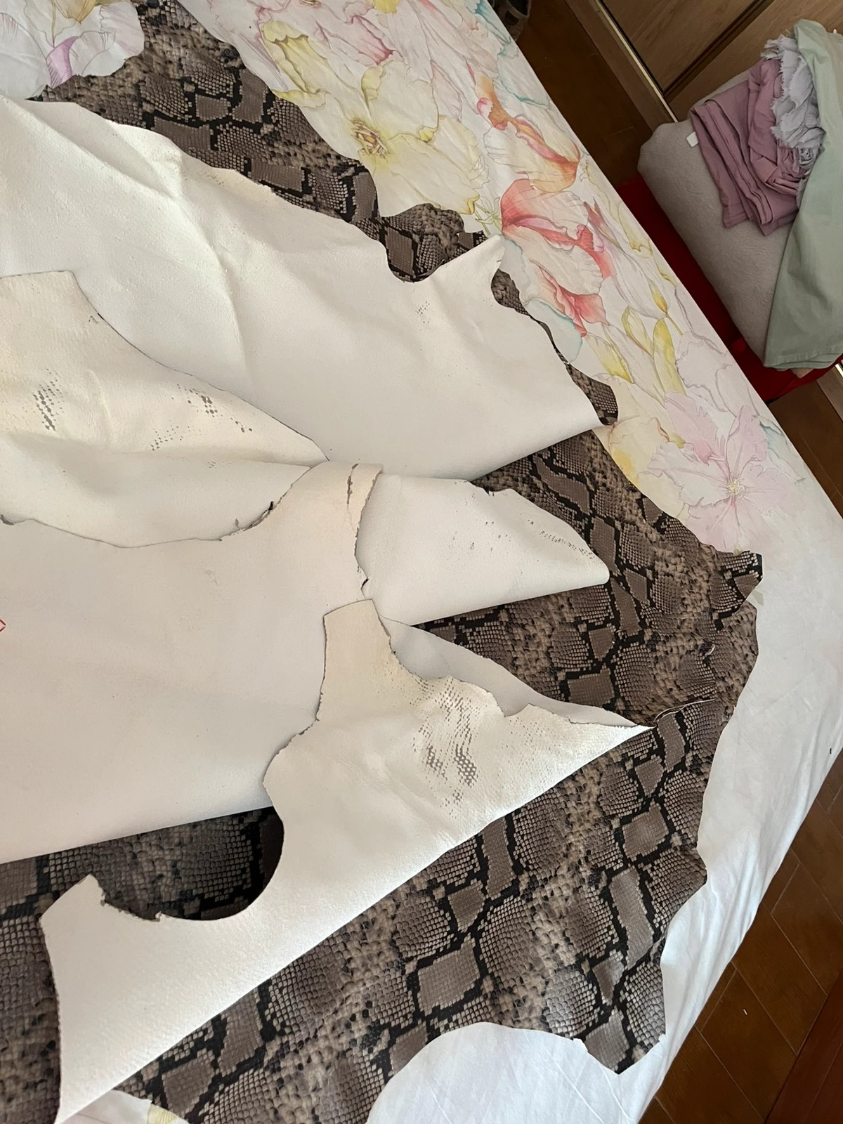 5 retales imitación serpiente – FABRIC 4