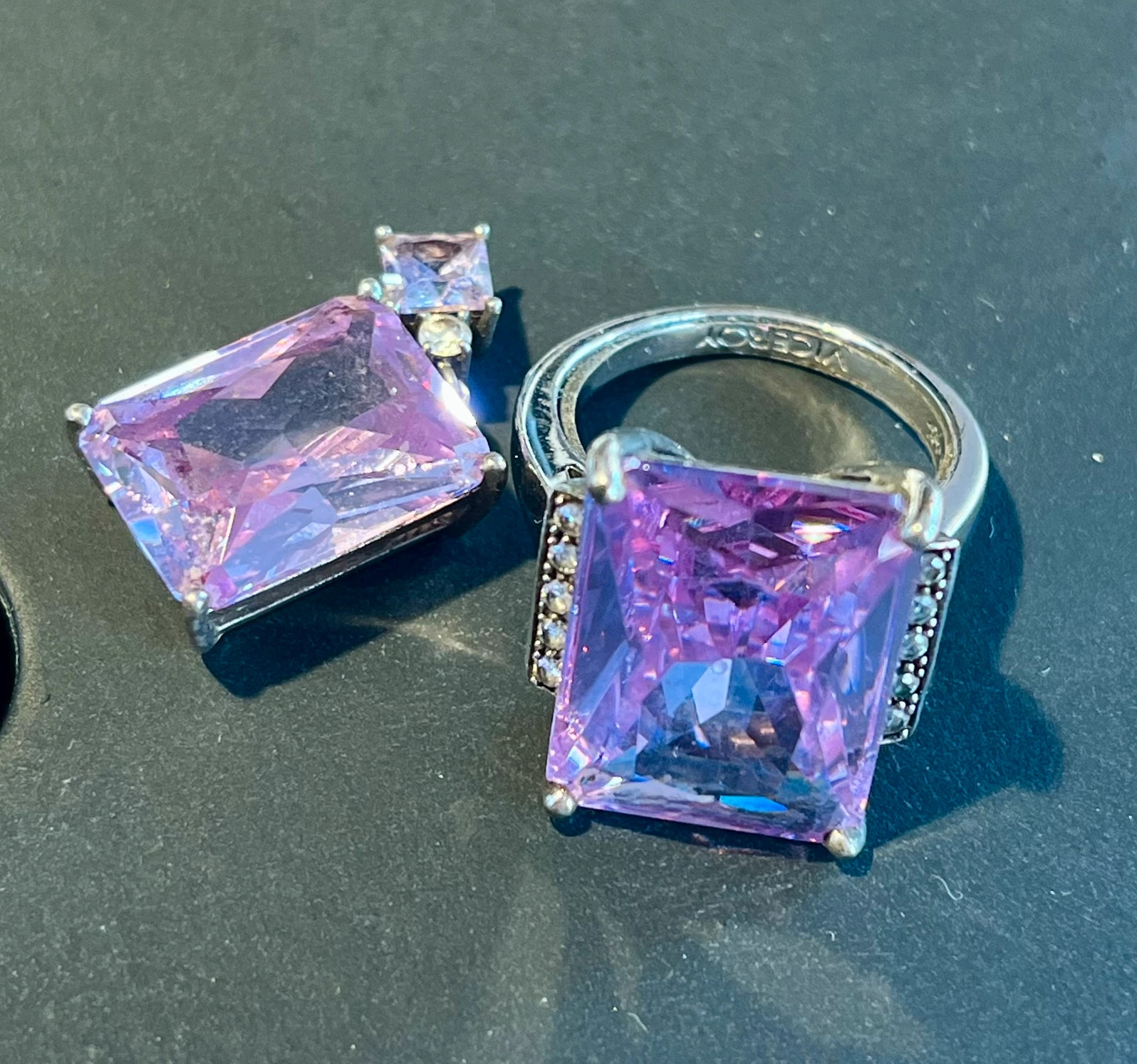 Conjunto colgante y anillo Viceroy