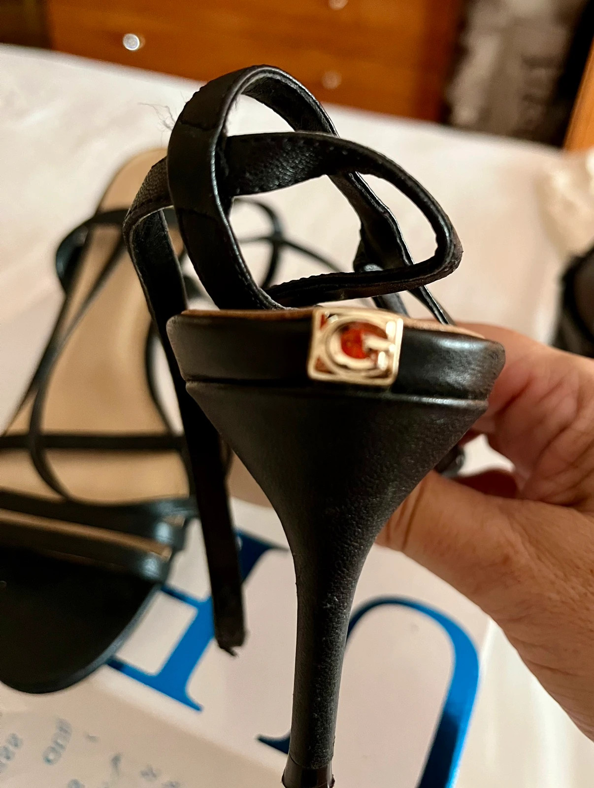 Sandalias Guess en piel – GUESS – taille 40 4
