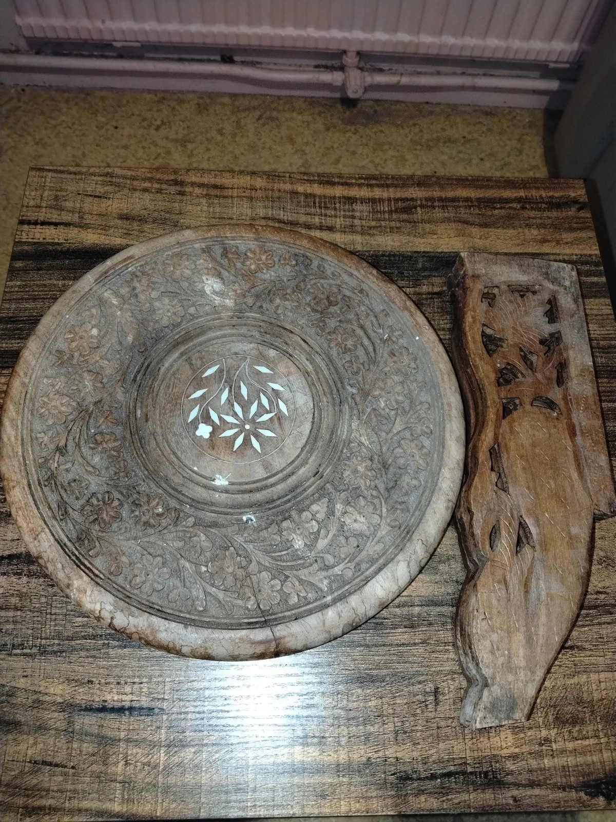 Petite table d'appoint bois sculpté indien vintage 2