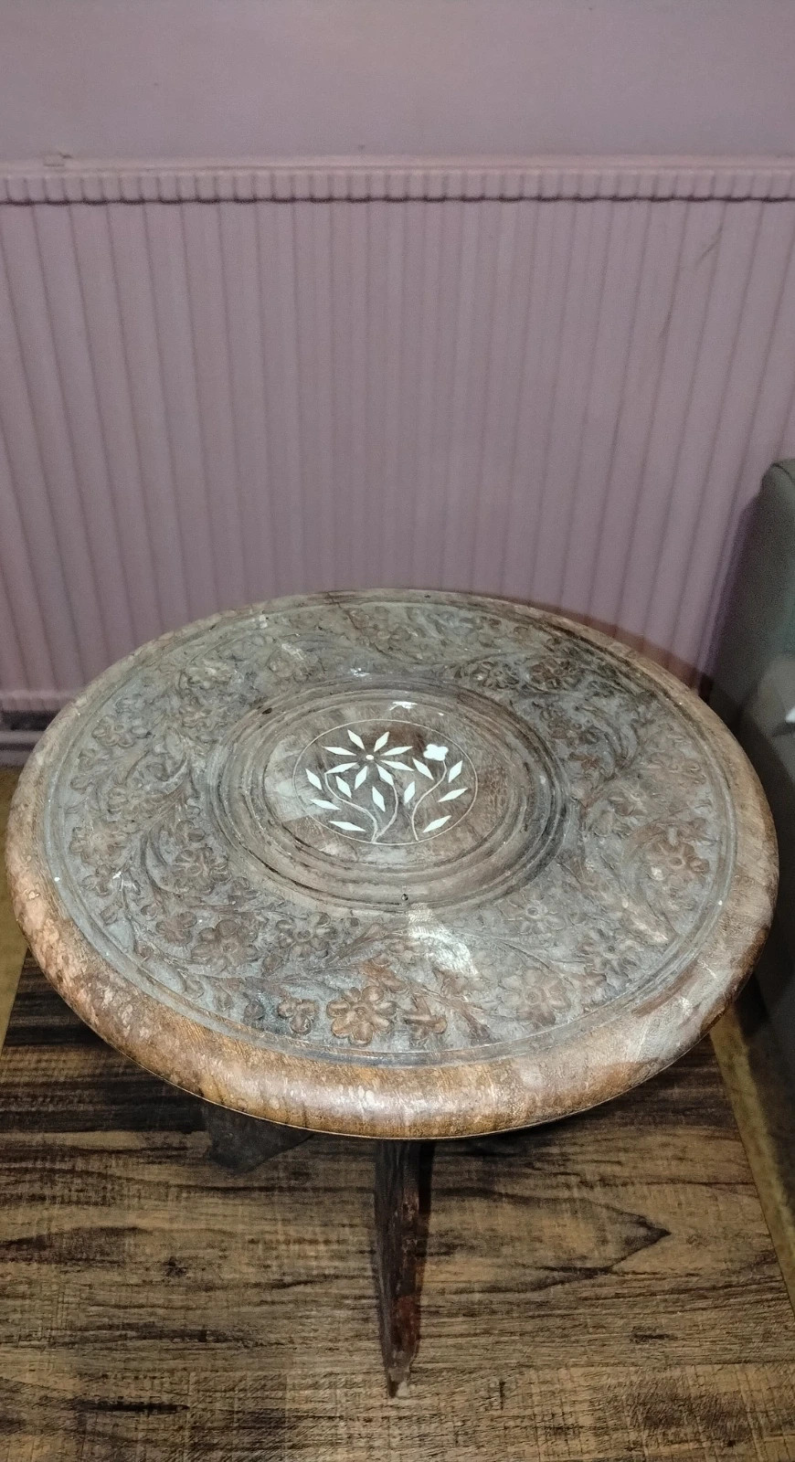 Petite table d'appoint bois sculpté indien vintage 4
