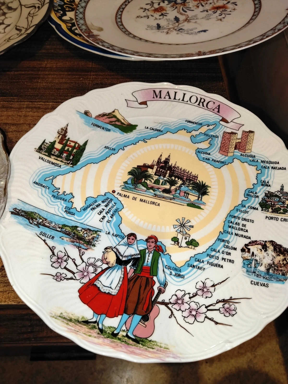 Lot 5 Assiettes de Collection - Porcelaine Limoges Édition Limitée, , Allemagne Irisée & Mallorca 3