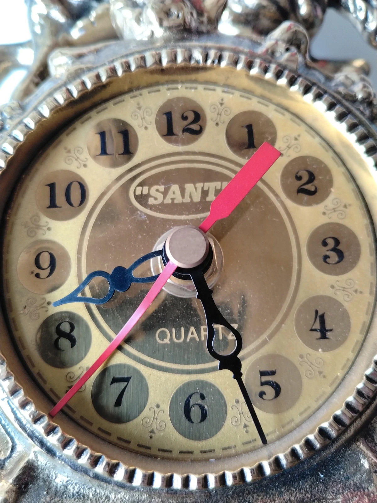 Pendule style rocaille cavalier cheval SANT Quartz – sans marque 3