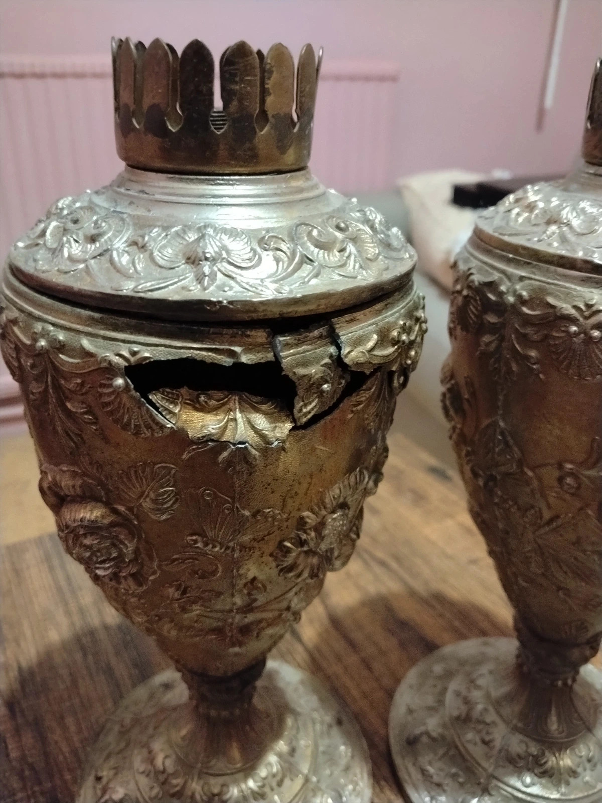 Paire de Lampes à Pétrole Art Nouveau en Régule Doré – Époque 1890 / 1900 3