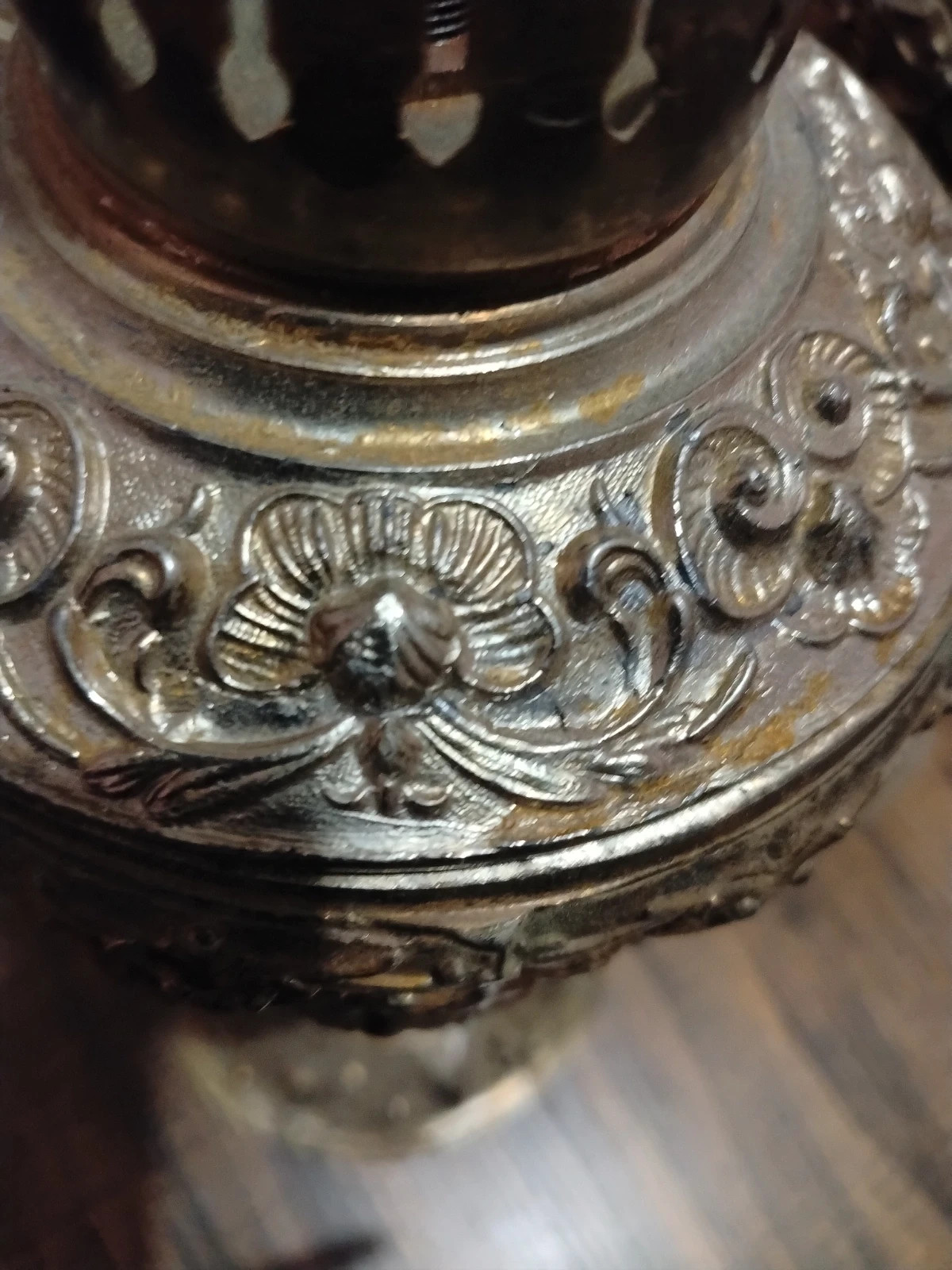 Paire de Lampes à Pétrole Art Nouveau en Régule Doré – Époque 1890 / 1900 4