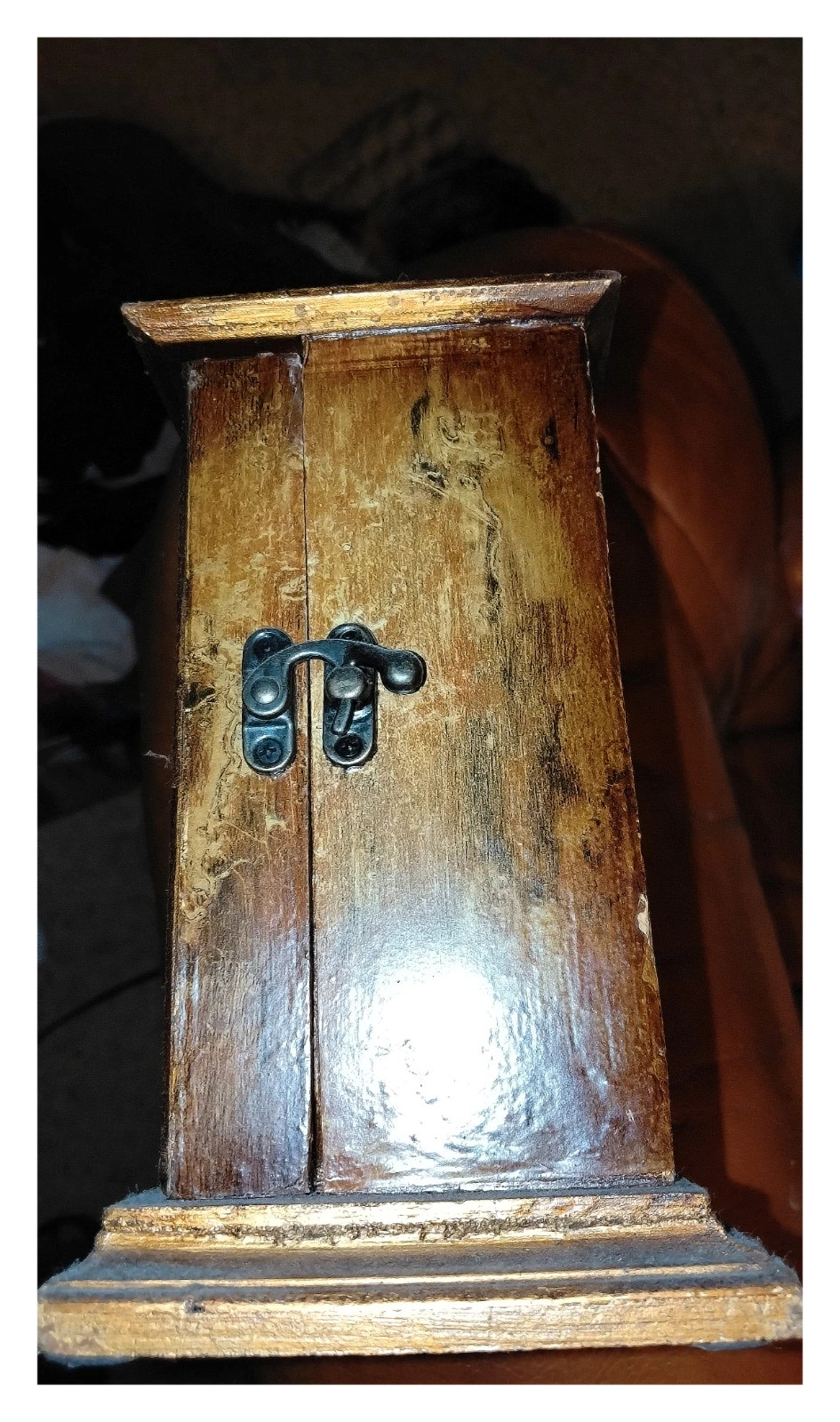 Horloge / Boîte à clés vintage en bois et dorures 2