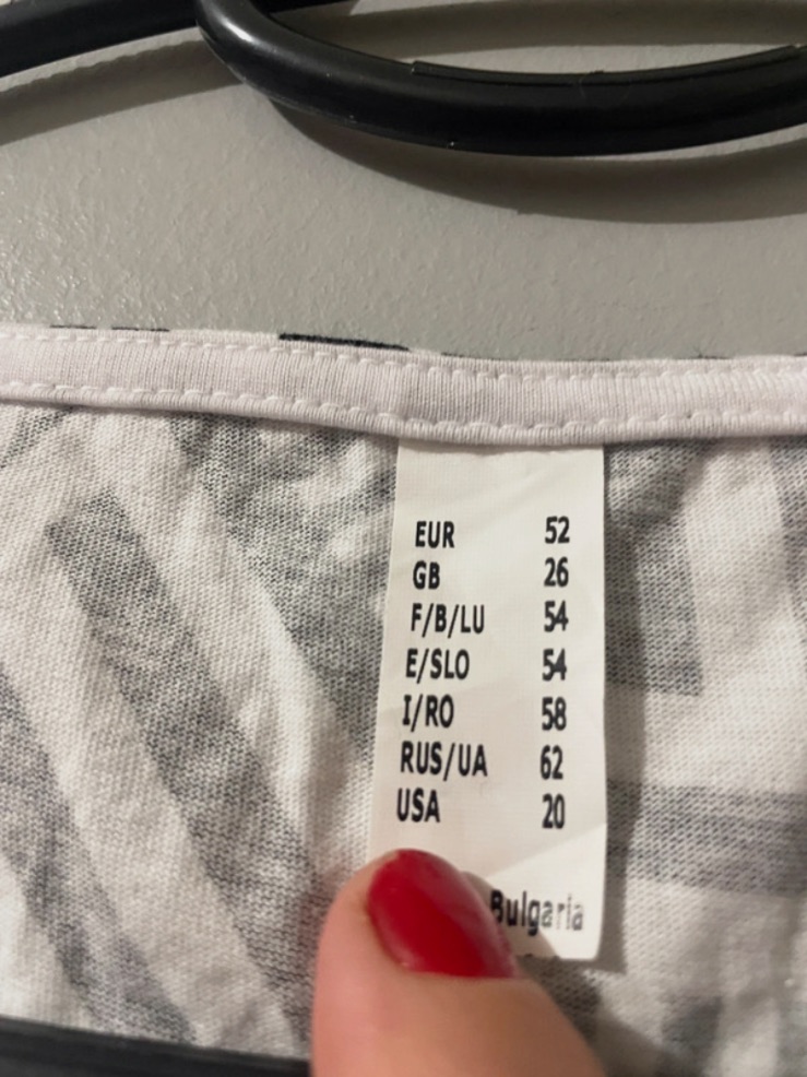 Haut femme taille 52 – imprimé graphique noir et blanc – Autre – taille XXL 3