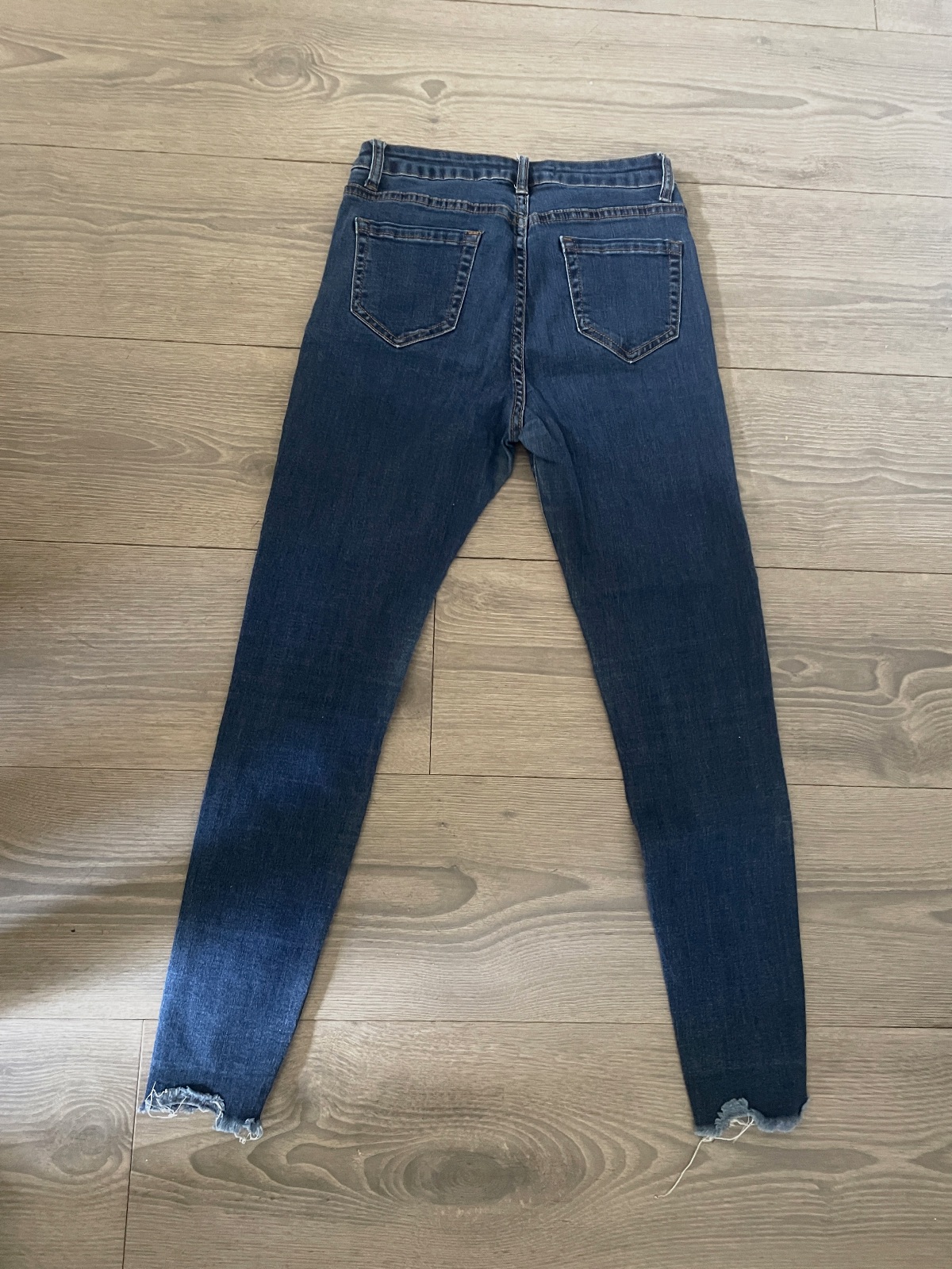 Jean slim bleu foncé femme taille 36 – bas effilochés – Daysie – taille 36 2