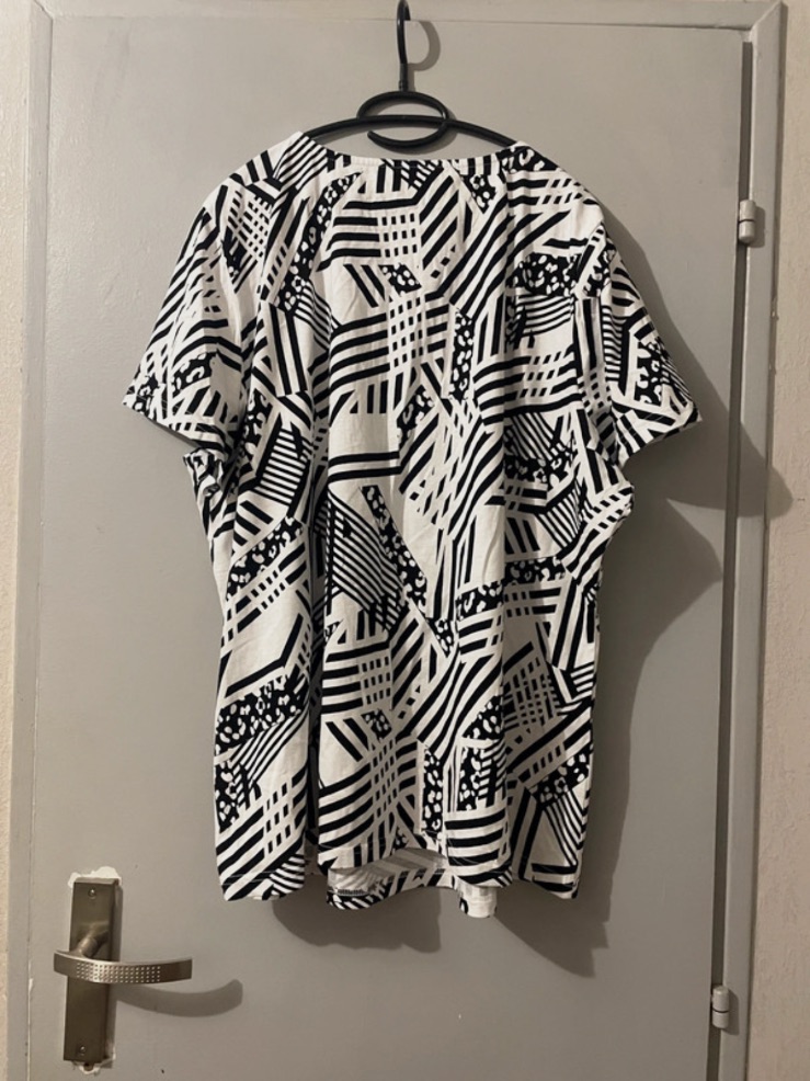 Haut femme taille 52 – imprimé graphique noir et blanc – Autre – taille XXL 2
