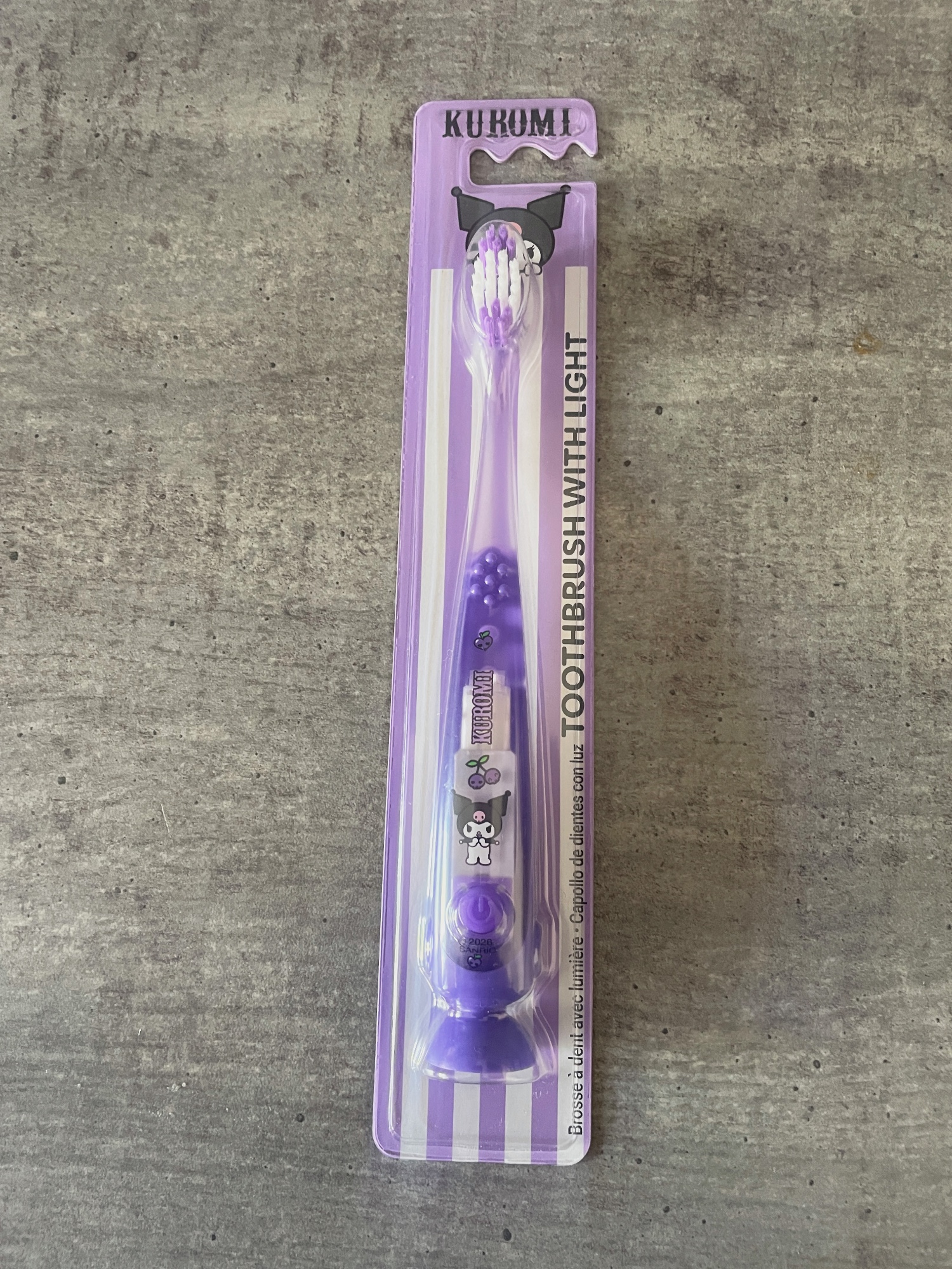 Brosse à dents Kuromi Sanrio avec lumière neuve – Sanrio – taille 3 ans