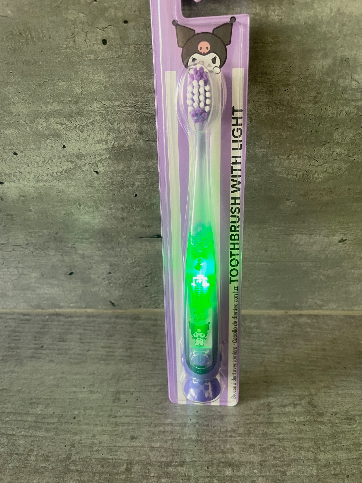 Brosse à dents Kuromi Sanrio avec lumière neuve – Sanrio – taille 3 ans 3