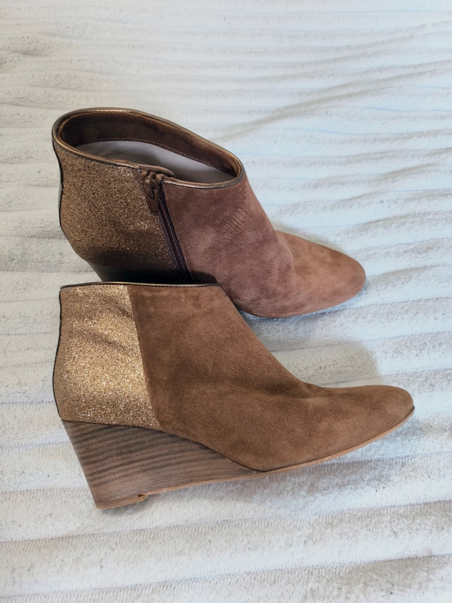 Bottines en daim et paillettes marron et or Mellow Yellow Pointure 37