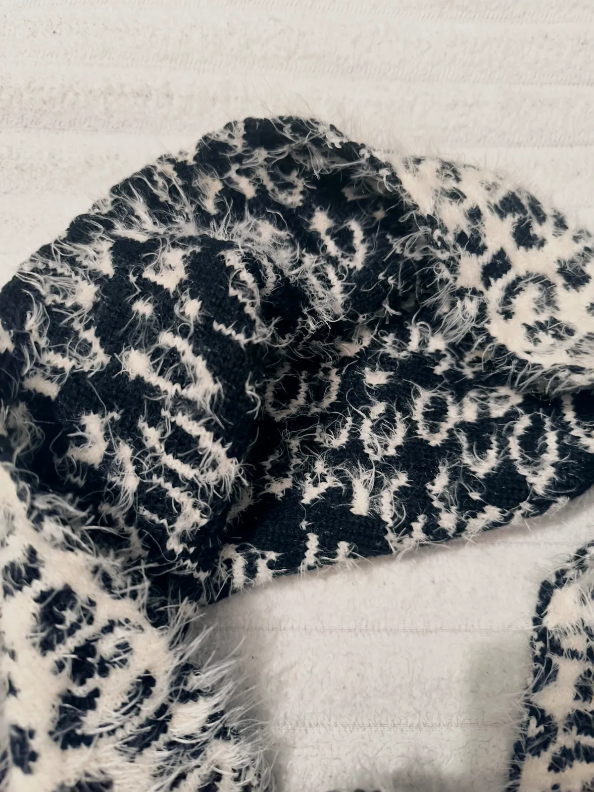 Écharpe tube Snood noir et blanc motif léopard réversible Camaïeu 65×30 – Camaïeu – taille Taille unique 4