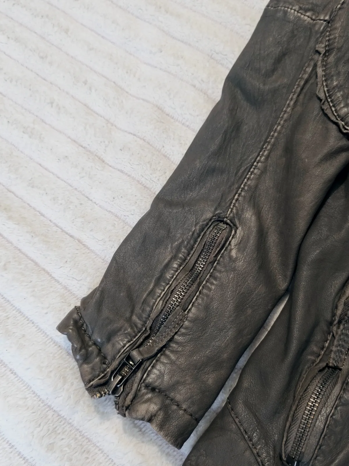 Perfecto en cuir taupe Oakwood T M ou 38 – Oakwood – taille M 5