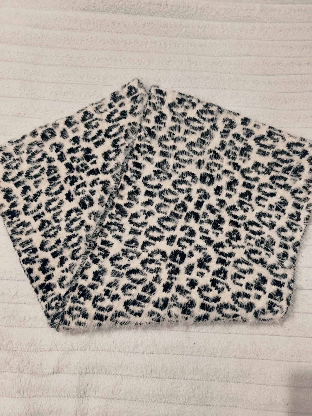 Écharpe tube Snood noir et blanc motif léopard réversible Camaïeu 65×30 – Camaïeu – taille Taille unique 6