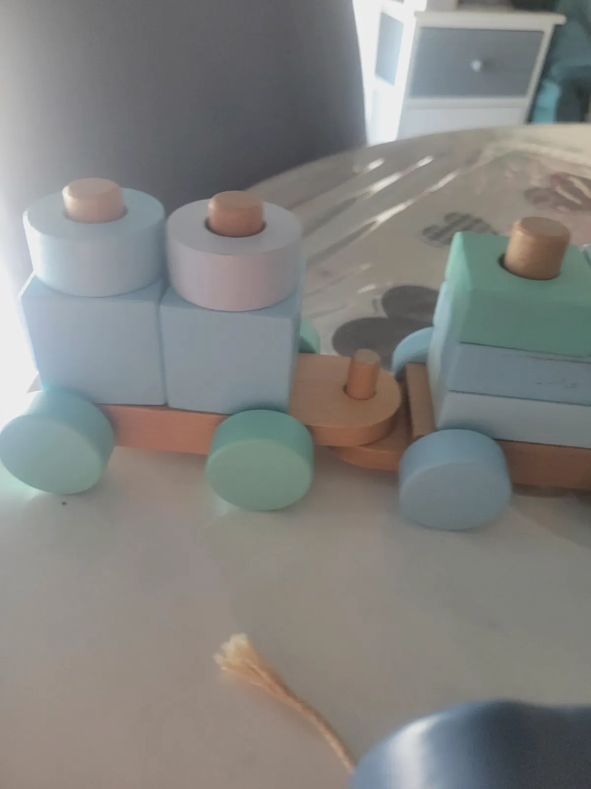 Lot de jouets en bois 1 train avec formes a empiler et 1 éléphant a tirer  – Sans marque – taille 12 mois 4