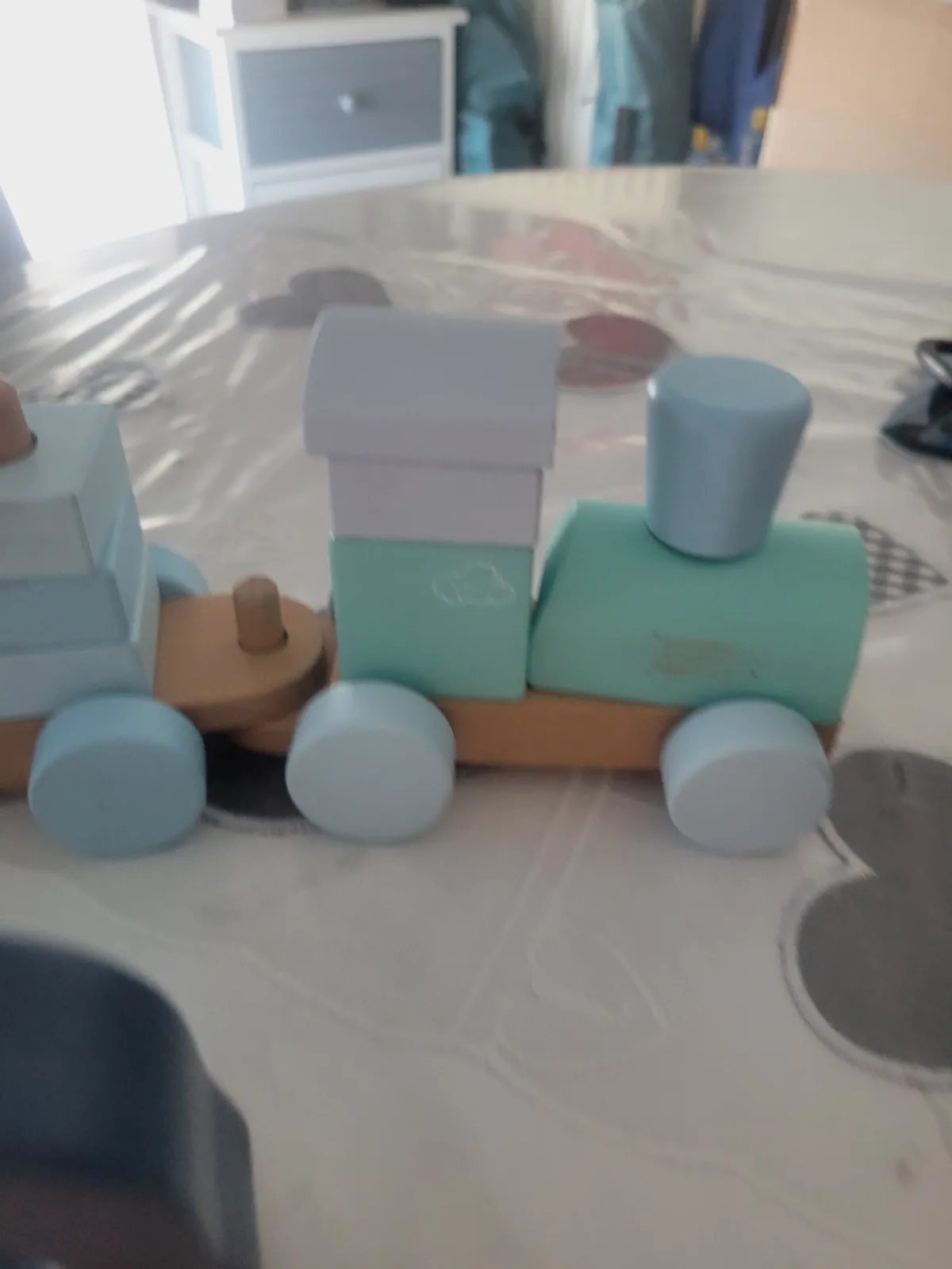 Lot de jouets en bois 1 train avec formes a empiler et 1 éléphant a tirer  – Sans marque – taille 12 mois 6
