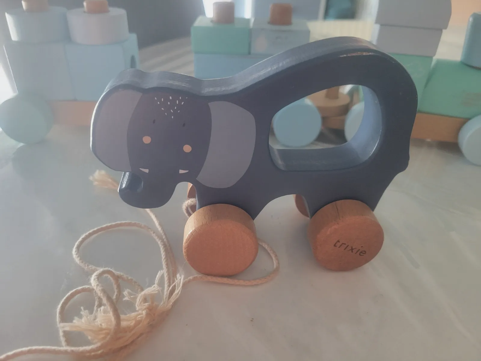 Lot de jouets en bois 1 train avec formes a empiler et 1 éléphant a tirer  – Sans marque – taille 12 mois 2