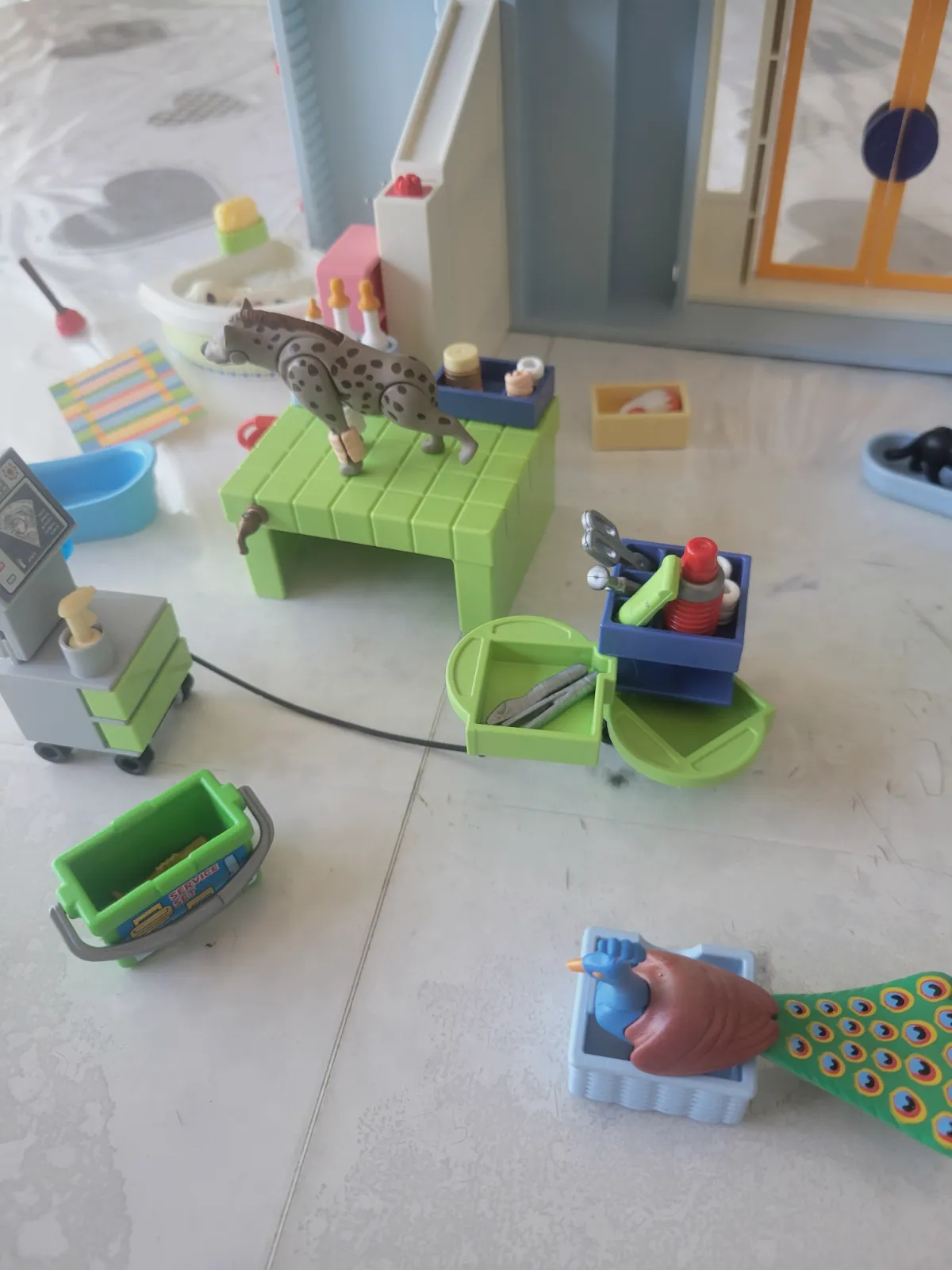 Playmobil clinique vétérinaire avec accessoires  – Playmobil – taille 5 ans 4