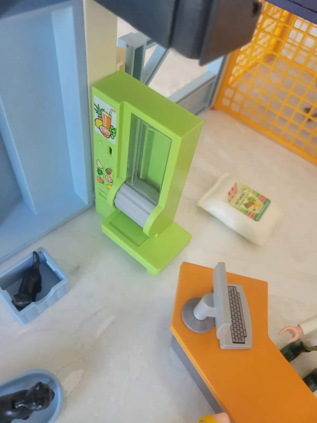 Playmobil clinique vétérinaire avec accessoires  – Playmobil – taille 5 ans 8
