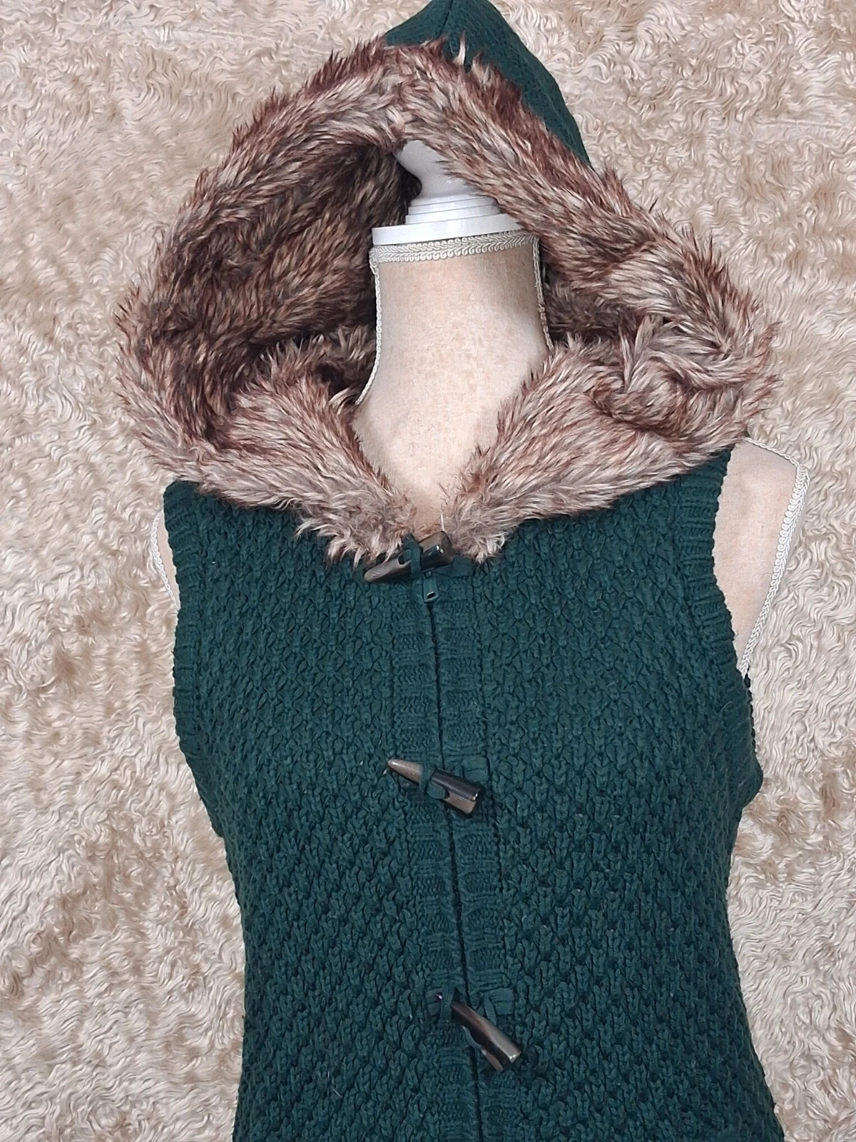 Gilet long sans manches Clockhouse vert capuche fourrure taille L – Clockhouse – taille L / 40 / 12 2