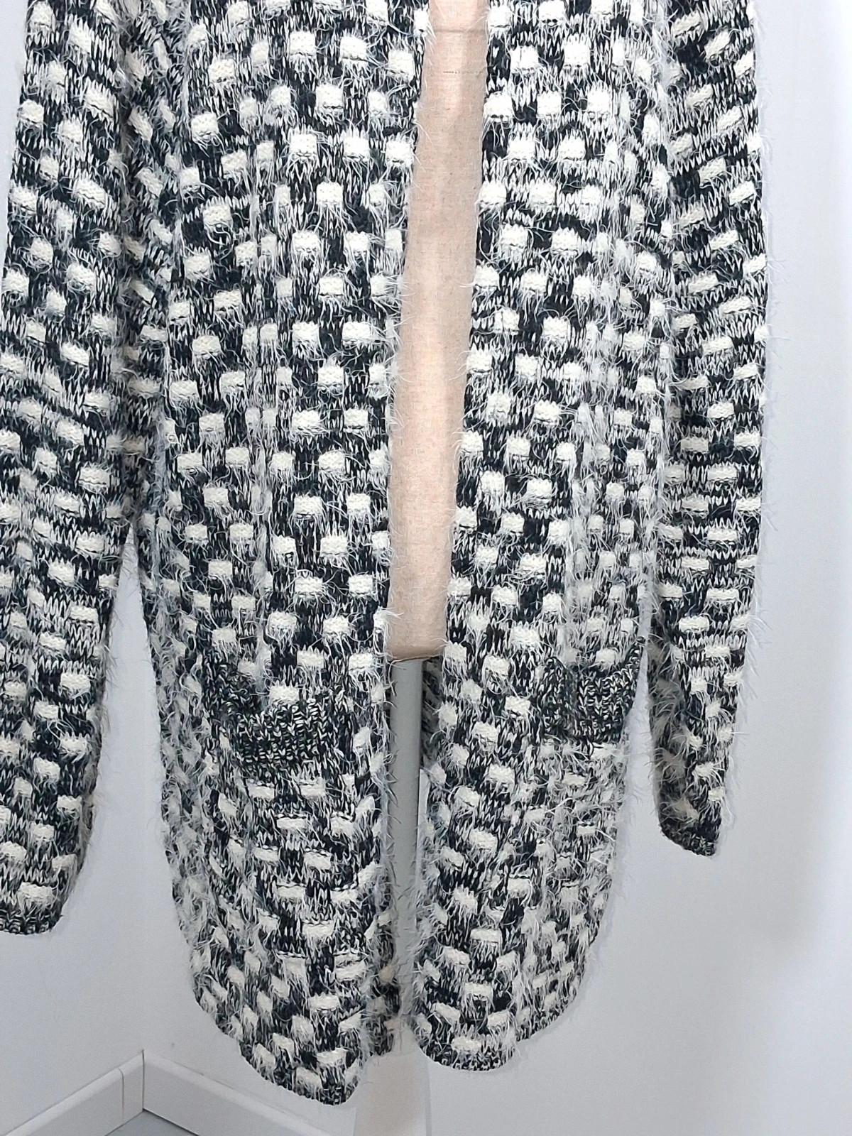 Gilet long femme MS Mode XXL noir blanc écru duveteux cardigan chaud cocooning – M&S Mode – taille XXL / 44 / 16 3