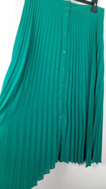 Jupe Cache Cache T40 Plissée Vert Émeraude Boutonnée Rétro Chic – Cache Cache – taille M / 38 / 10 4