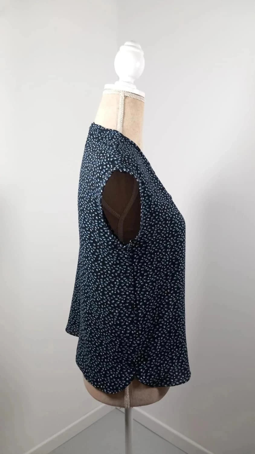 Top MANGO Fluide Imprimé Pois Bleu Marine & Blanc - Taille XS - Col Bénitier - Très bon état – Mango – taille XS / 34 / 6 4