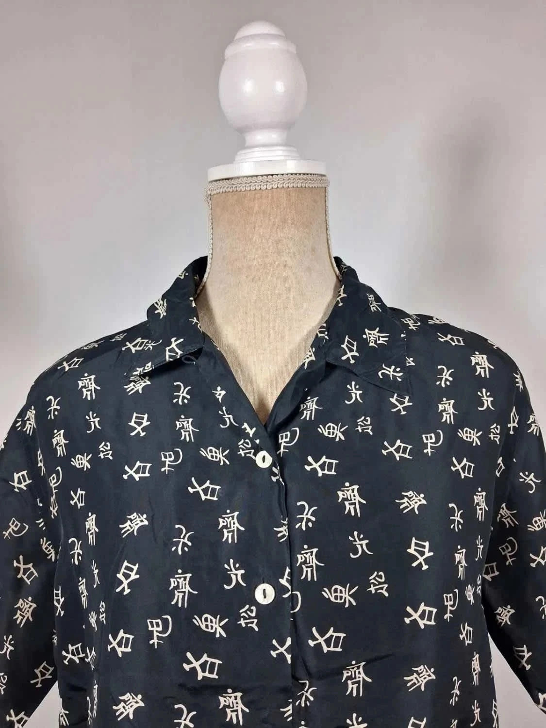 Chemise 100% SOIE Camaïeu noire imprimé asiatique – Taille 3 (40/42) – Camaïeu – taille L / 40 / 12 3
