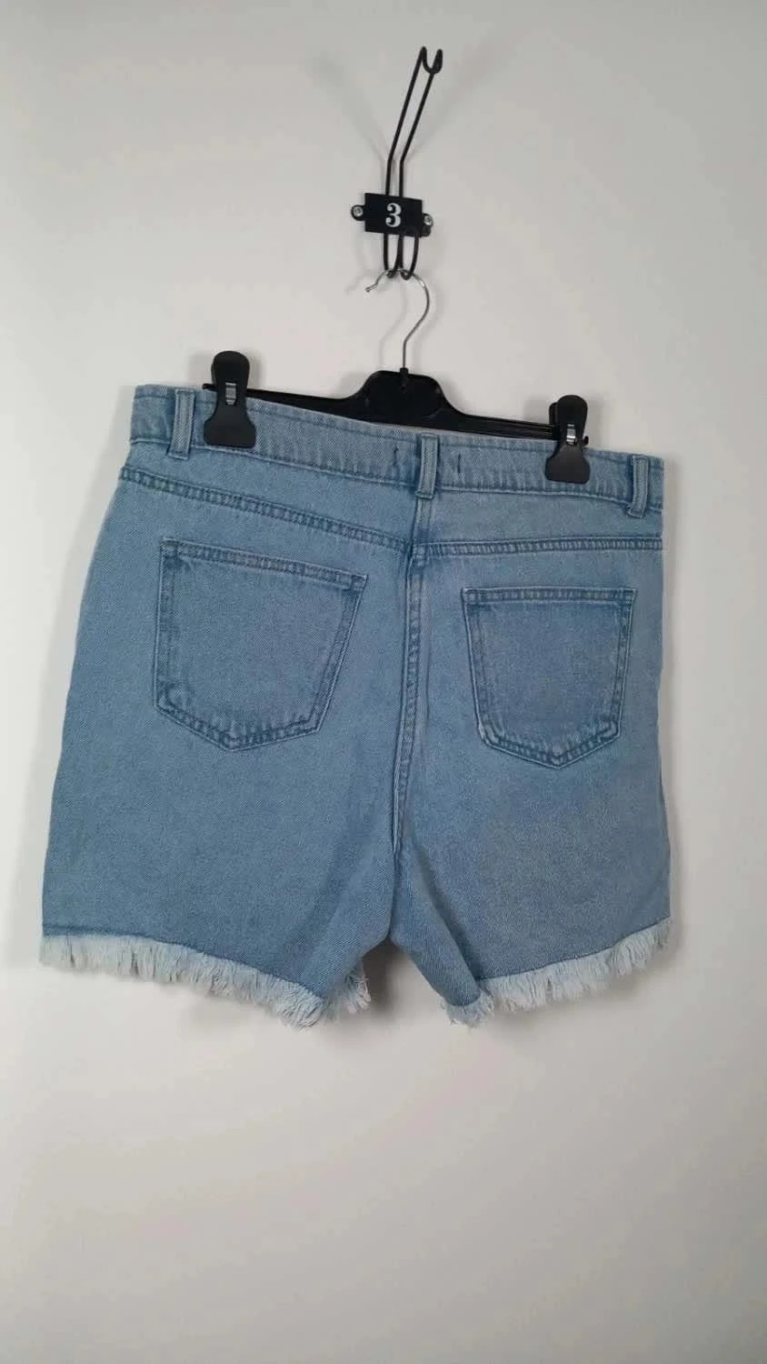 Short en Jean Effiloché - Weekend Vibes - Taille M - État Impeccable – weekend vibes – taille M / 38 / 10 5