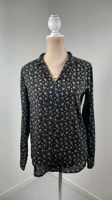 Chemise Jennyfer Femme T S Noire Mains Langue des Signes Cœurs Fluide Asymétrique