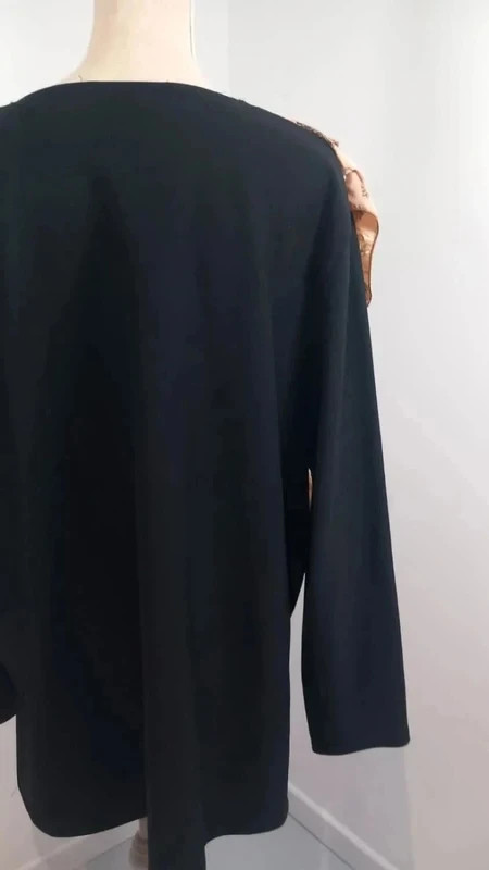 Actuelle Pull Tunique T54 Noir Ample Foulard Intégré Baroque Chaînes Vintage Chic – Actuelle – taille 6XL / 52 / 24 4
