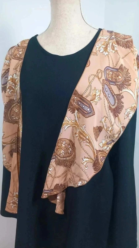 Actuelle Pull Tunique T54 Noir Ample Foulard Intégré Baroque Chaînes Vintage Chic – Actuelle – taille 6XL / 52 / 24 3