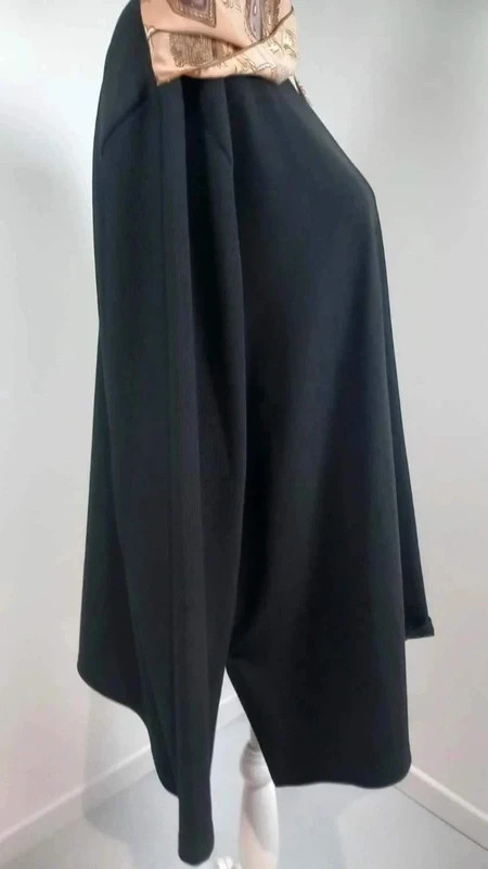 Actuelle Pull Tunique T54 Noir Ample Foulard Intégré Baroque Chaînes Vintage Chic – Actuelle – taille 6XL / 52 / 24 5