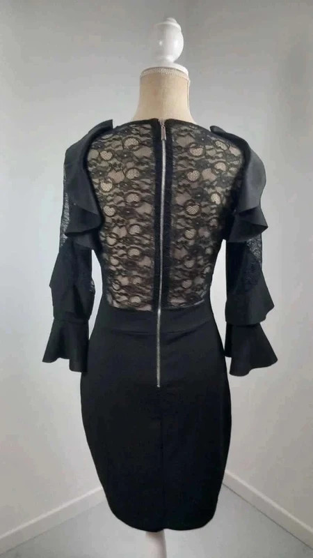 Robe Noire T40 L Fourreau Dentelle Florale Volants Stretch Chic Soirée – taille M / 38 / 10 4