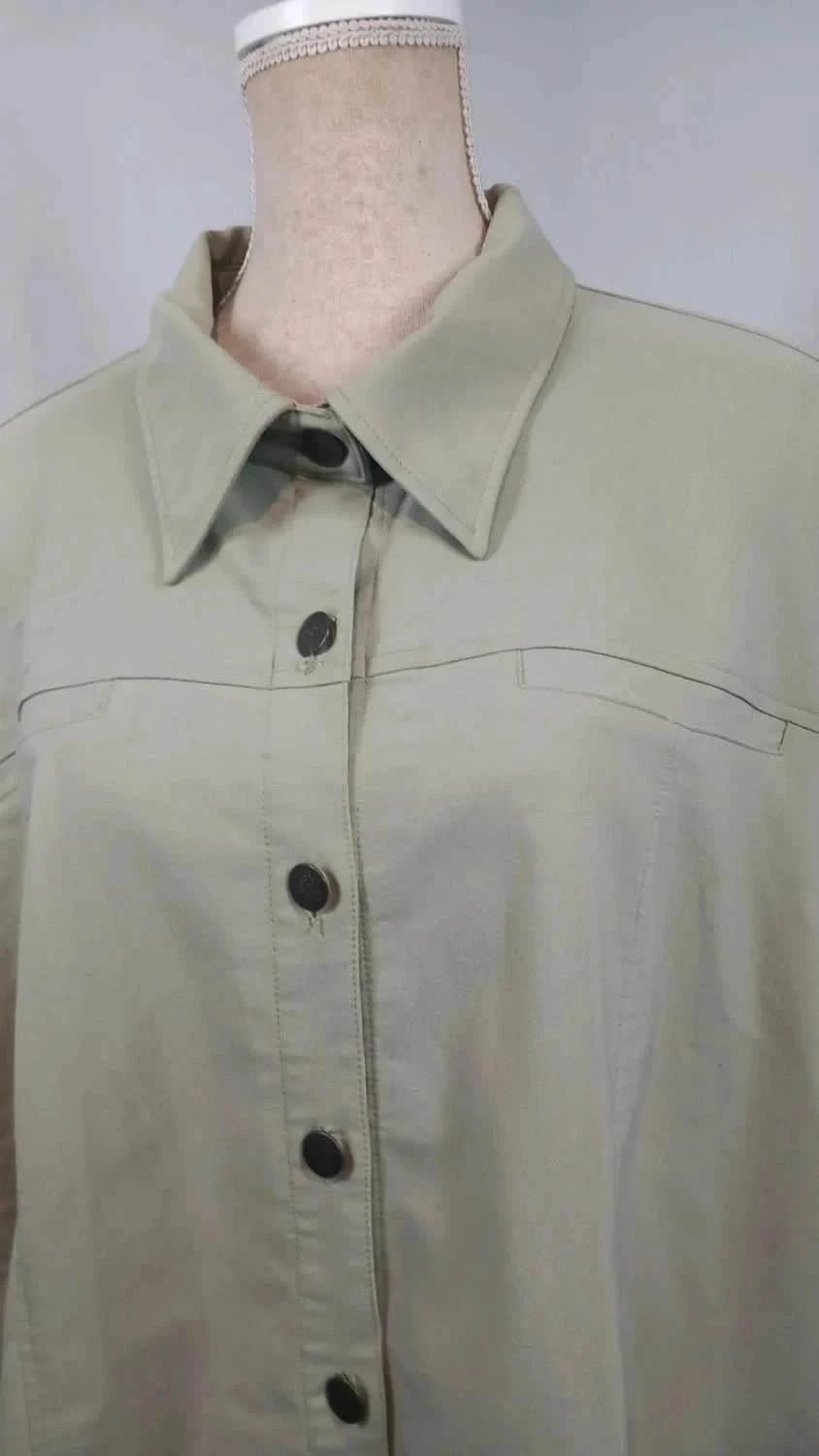 Chemise/Veste Oversize Vert Sauge/Kaki - Miss Lucci - T. 4/54 – Miss Lucci – taille 7XL / 54 / 26 2