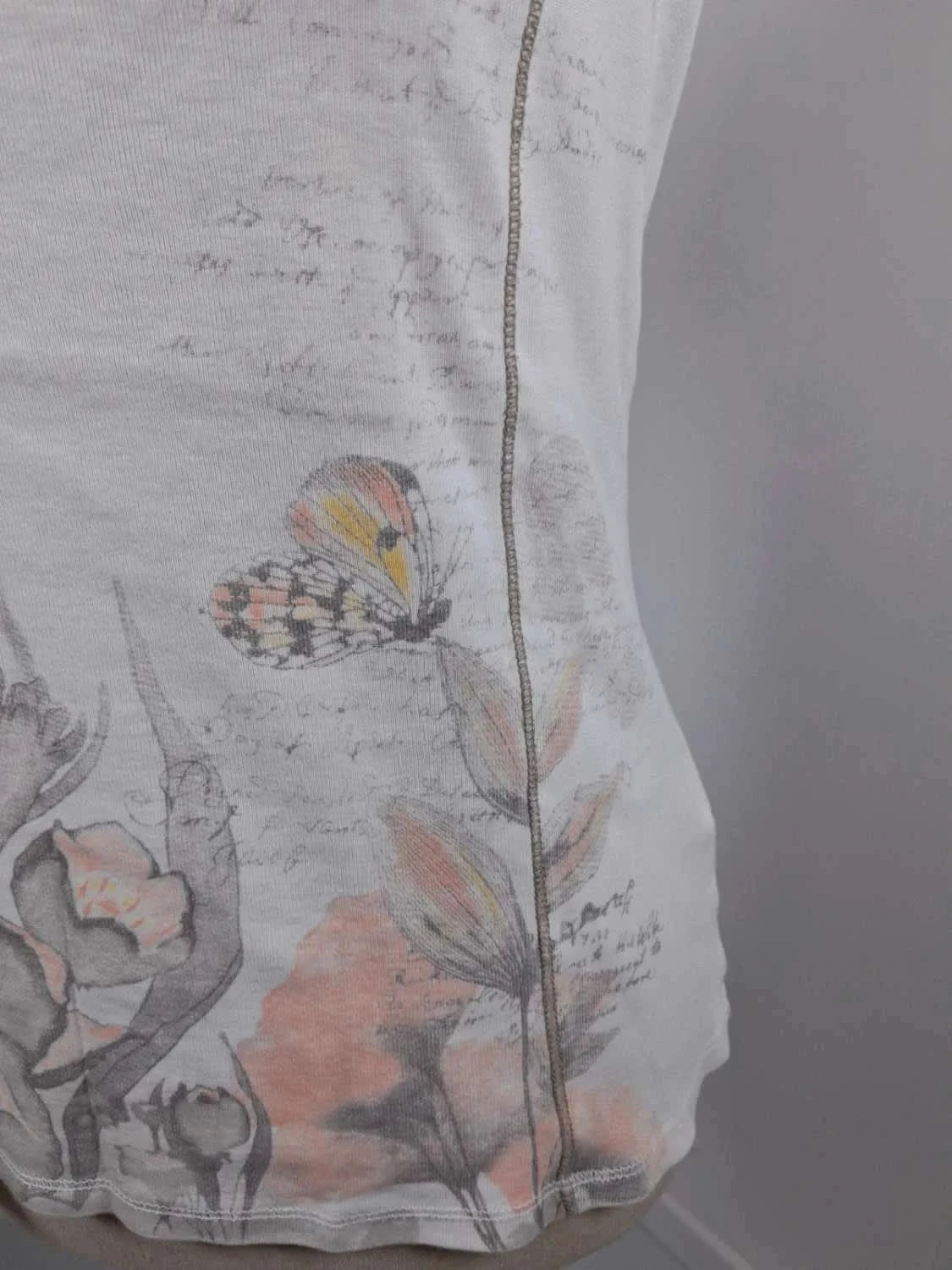 Haut Blanc et Beige Imprimé Fleurs et Papillon Style Rétro Romantique Y2K Taille 1 36 – Ellamode – taille S / 36 / 8 4