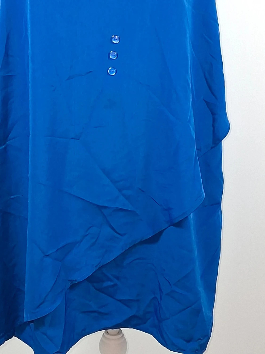 Superbe robe fluide d'un bleu roi intense et lumineux de la gamme MNG Collection (Mango) – Mango – taille XL / 42 / 14 2