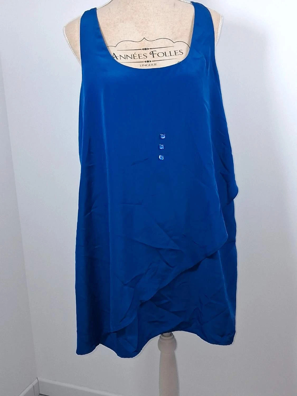 Superbe robe fluide d'un bleu roi intense et lumineux de la gamme MNG Collection (Mango) – Mango – taille XL / 42 / 14 3